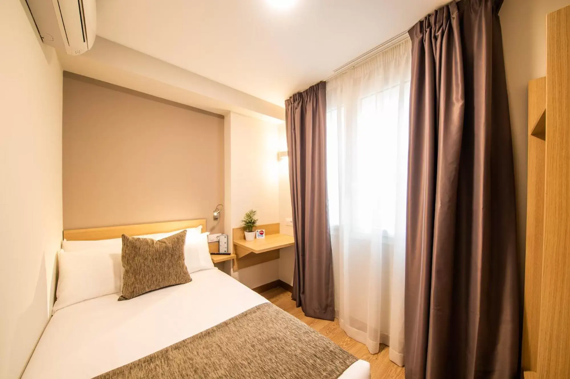 Single Room - single occupancy in Hotel Vas Vitoria AutoCheckIn Single Room - single occupancy in Hotel Vas Vitoria AutoCheckIn