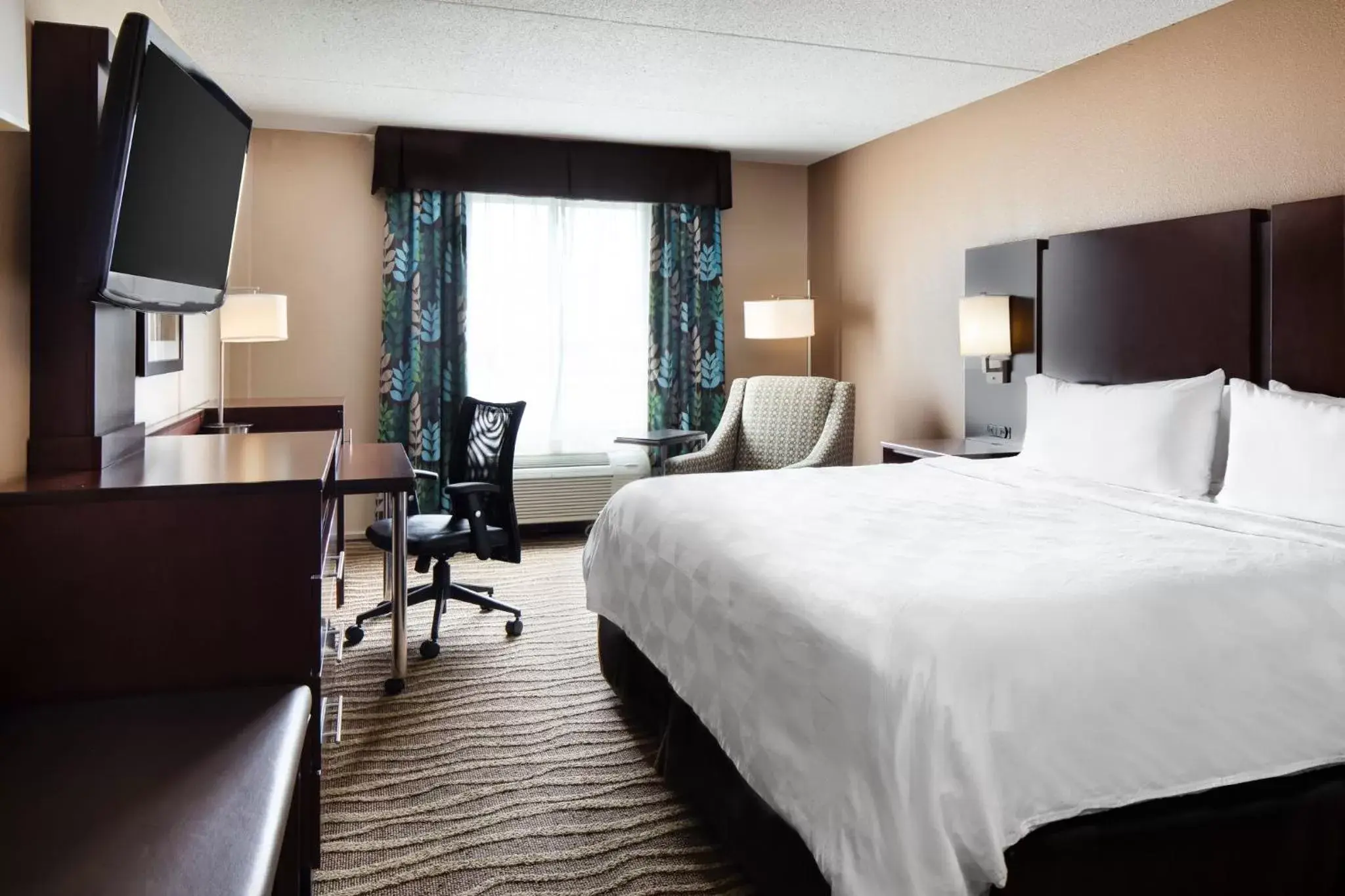Photo of the whole room in Holiday Inn Hotel & Suites Overland Park-West, an IHG Hotel