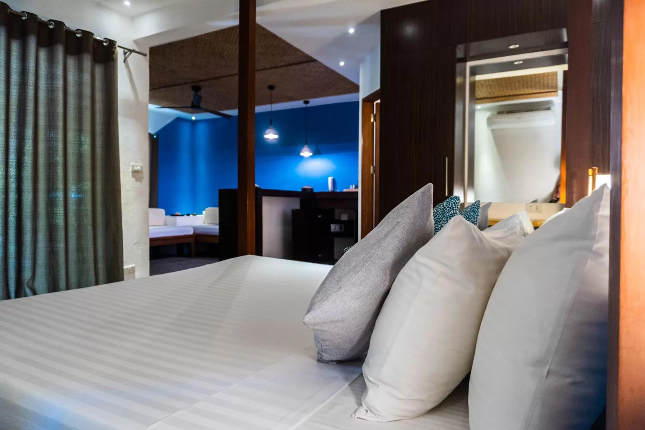 Photo of the whole room, Bed in Mahogany Resort & Spa