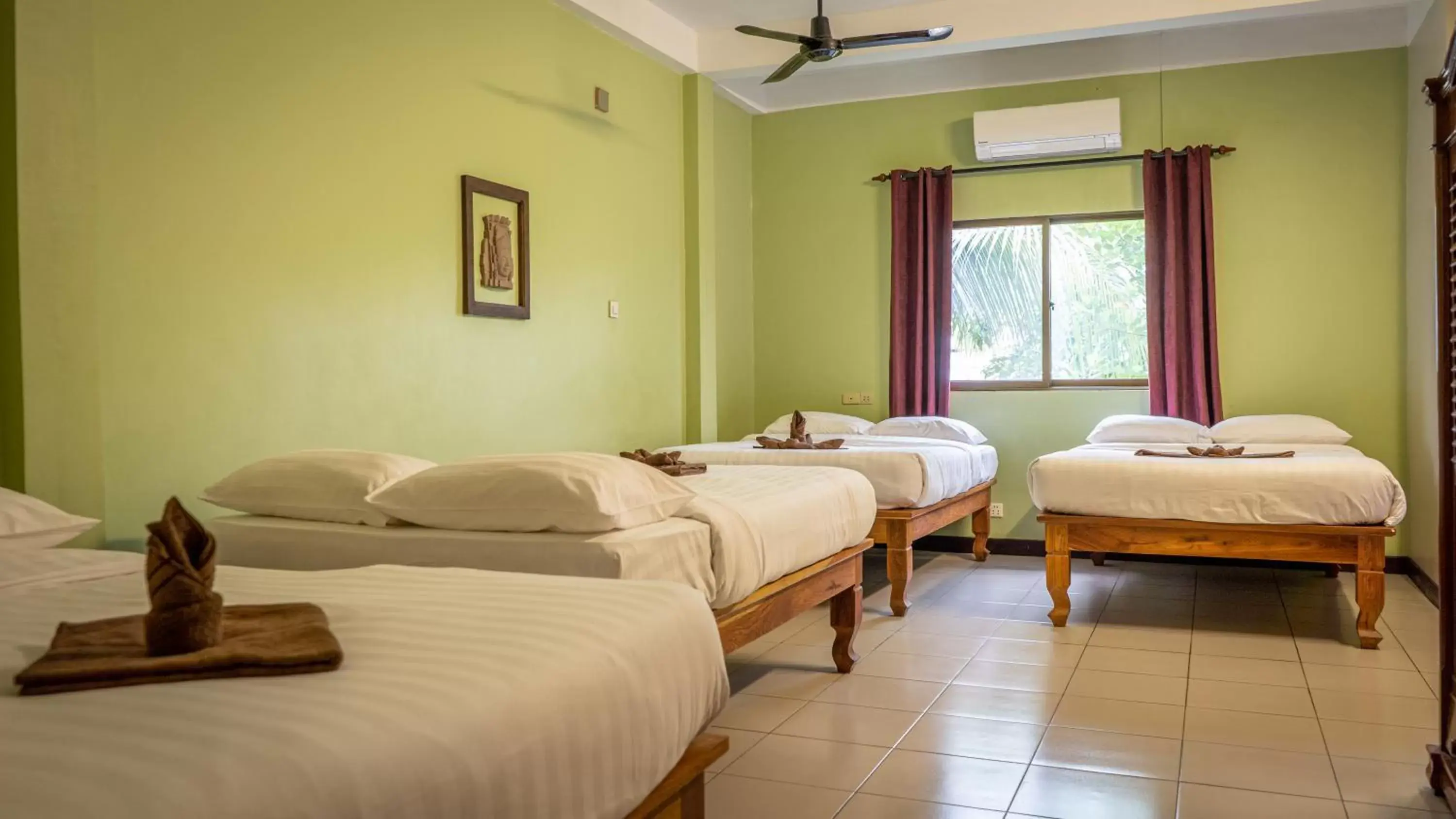 Standard Quadruple Room in DEN HOTEL TOTONOU SIEM REAP Standard Quadruple Room in DEN HOTEL TOTONOU SIEM REAP