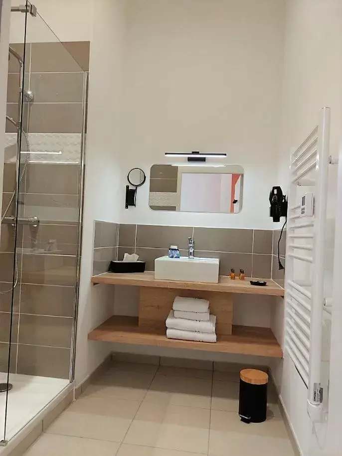 Bathroom in Le Château