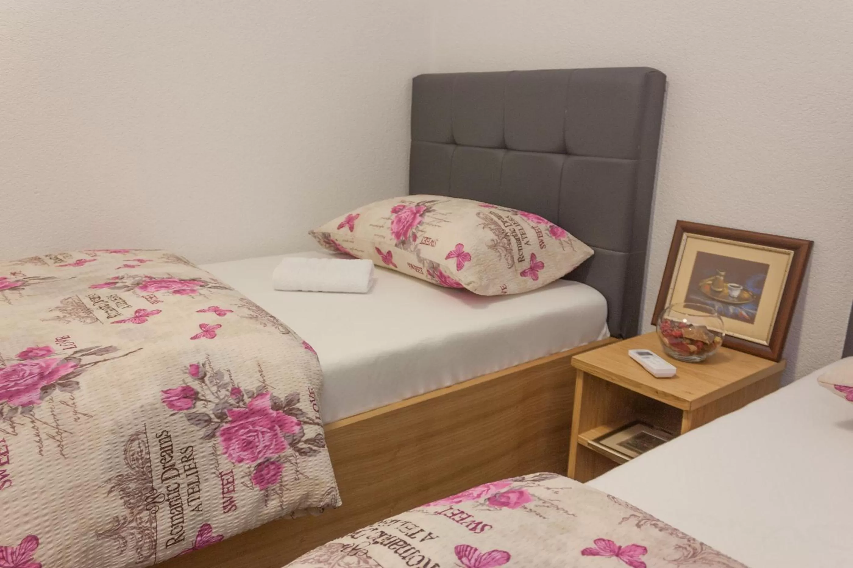 Bedroom, Bed in Villa Maja