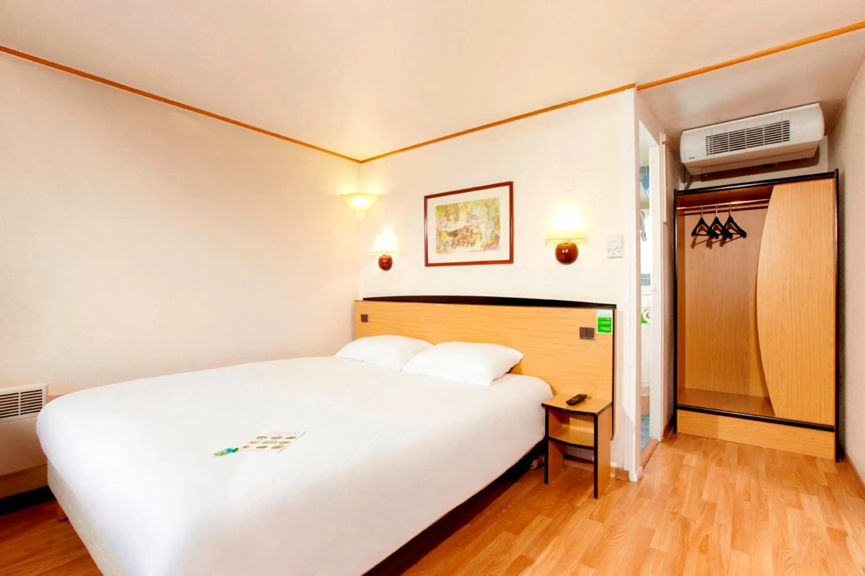 Double Room in Campanile Marmande