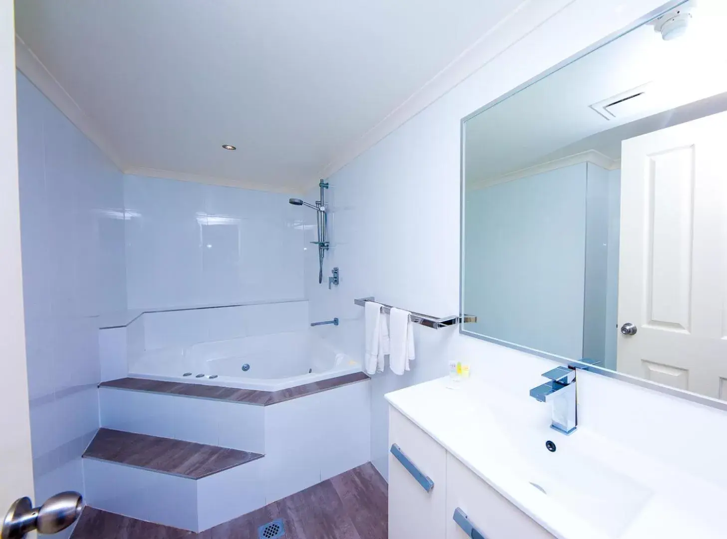 Bath, Bathroom in The Atrium Resort