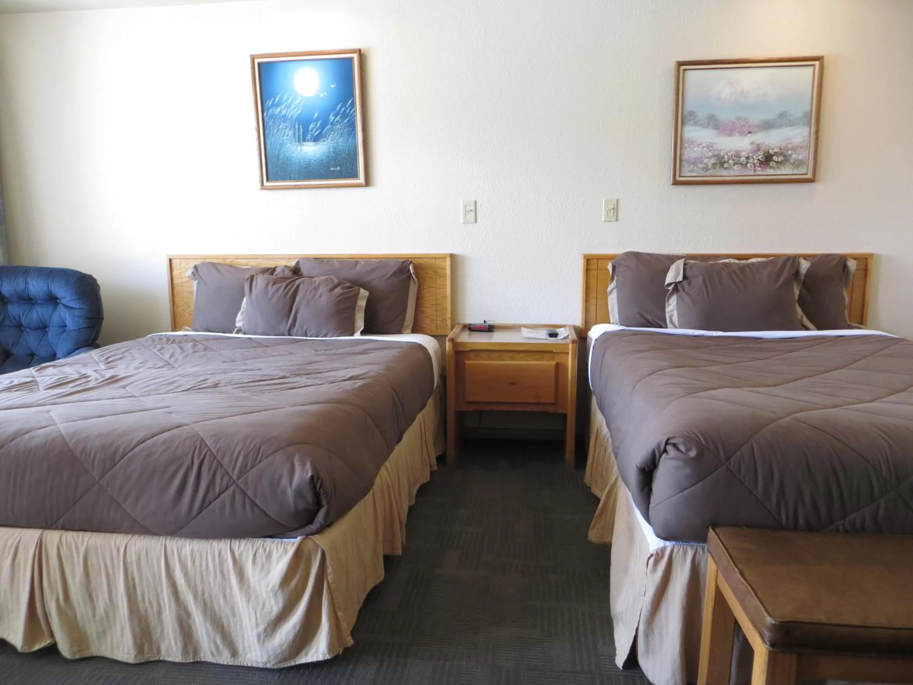 Seating area, Bed in Jailhouse Motel and Casino