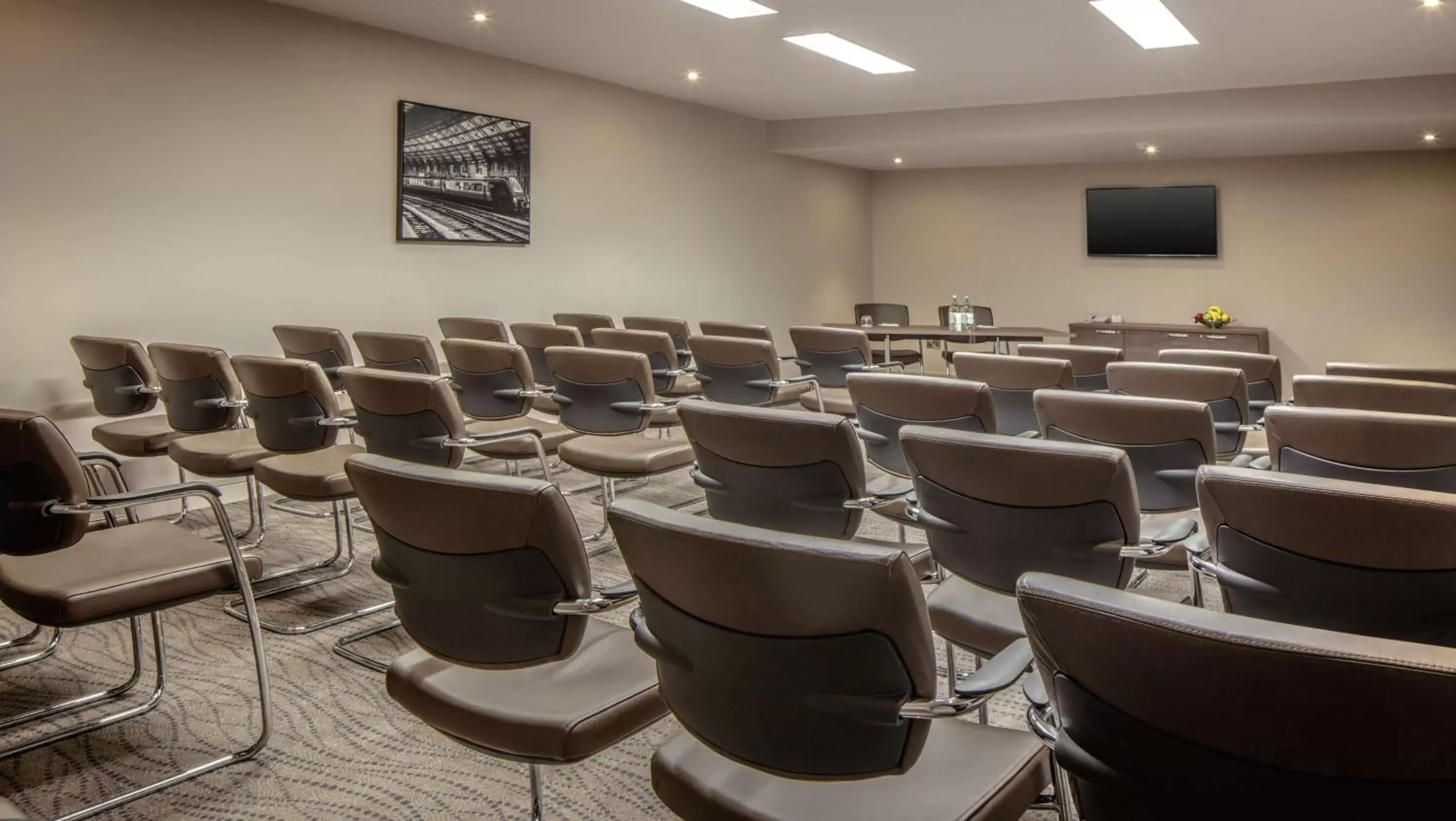 Meeting/conference room in DoubleTree by Hilton Bristol City Centre