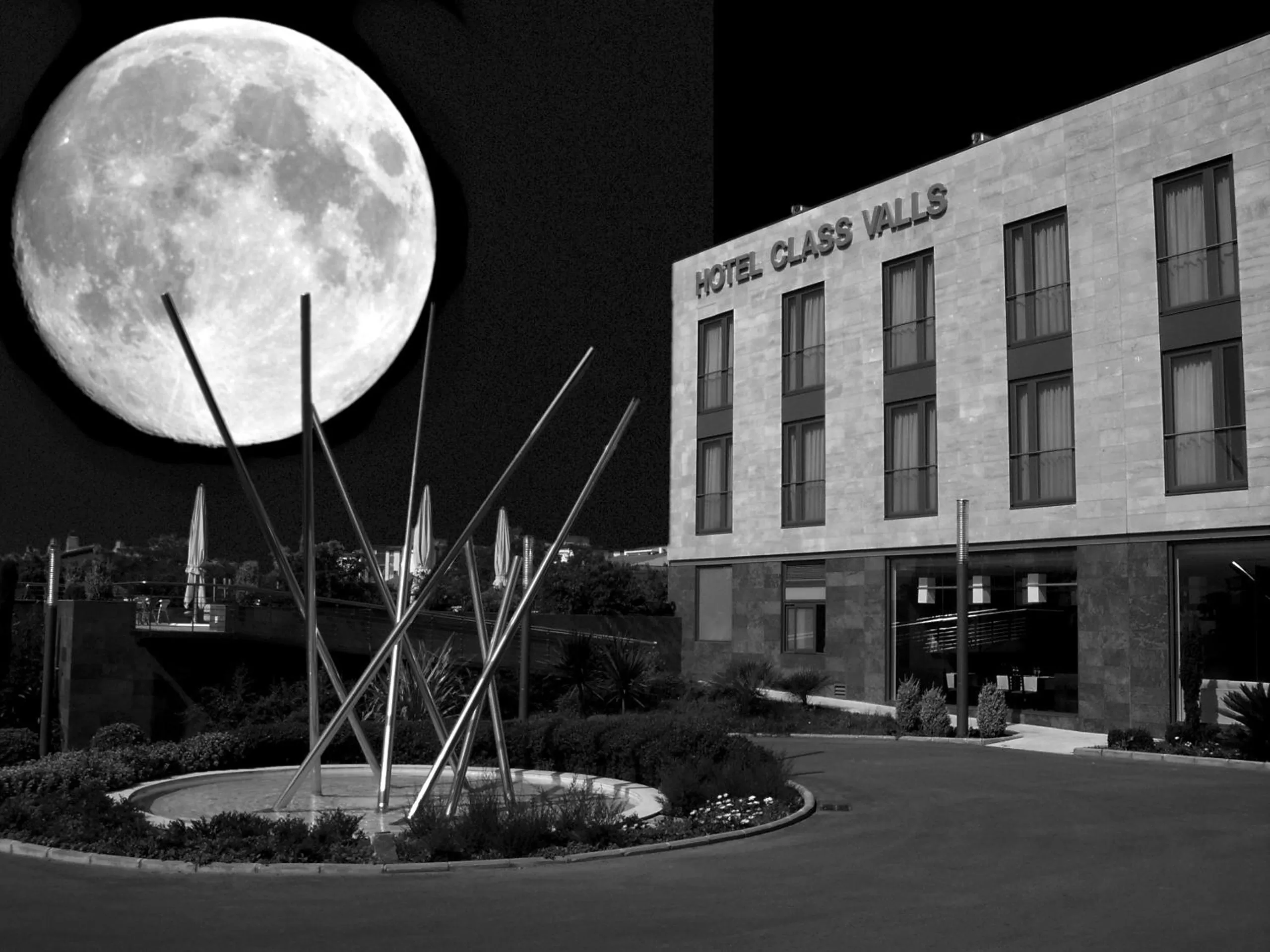 Night, Property Building in Hotel Class Valls