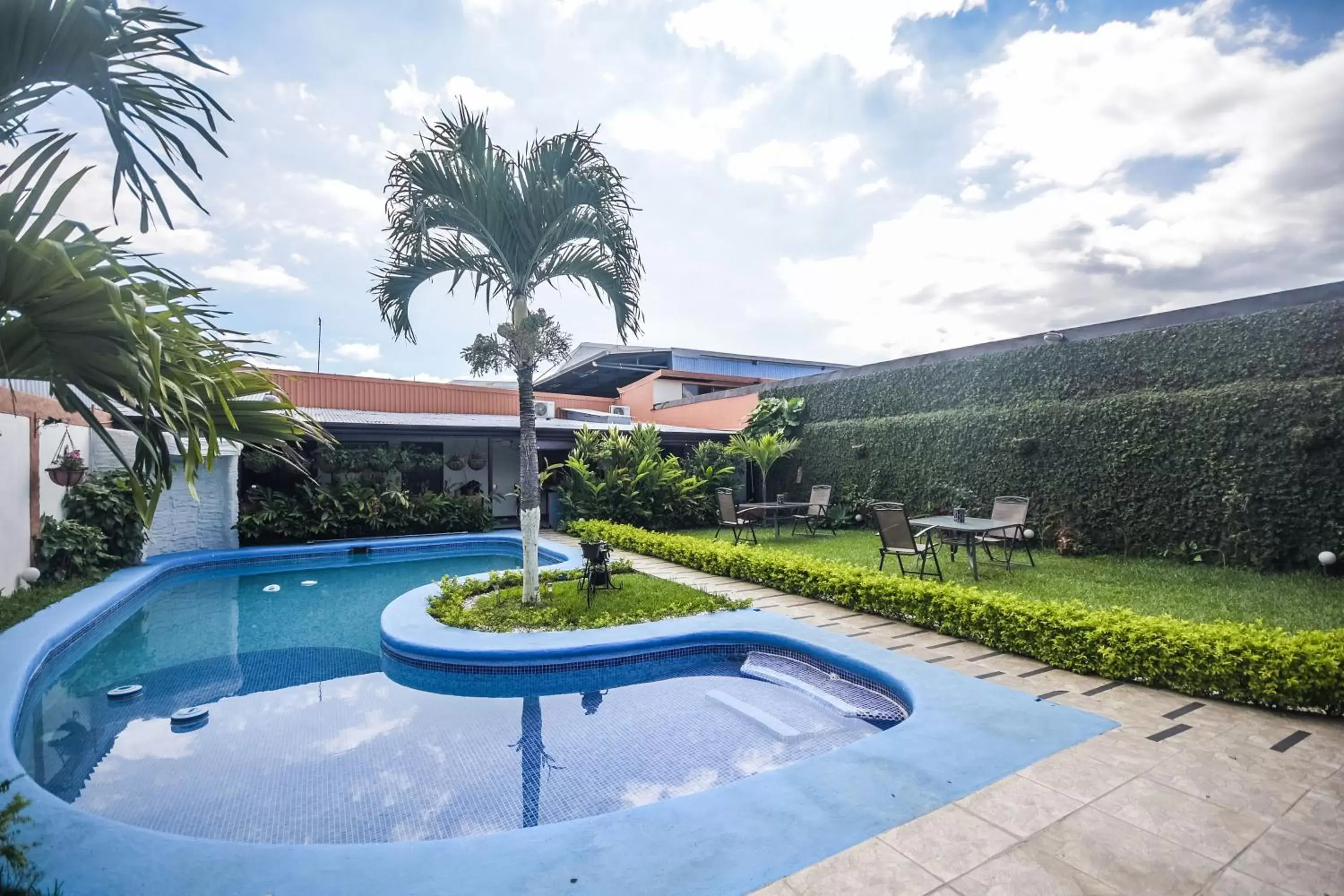 Pool view, Swimming Pool in Berlor Airport Inn