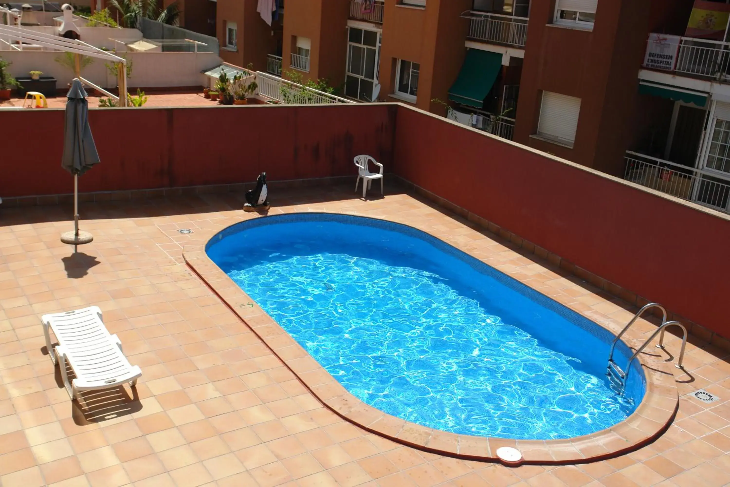 Swimming pool in Hotel Flora Parc