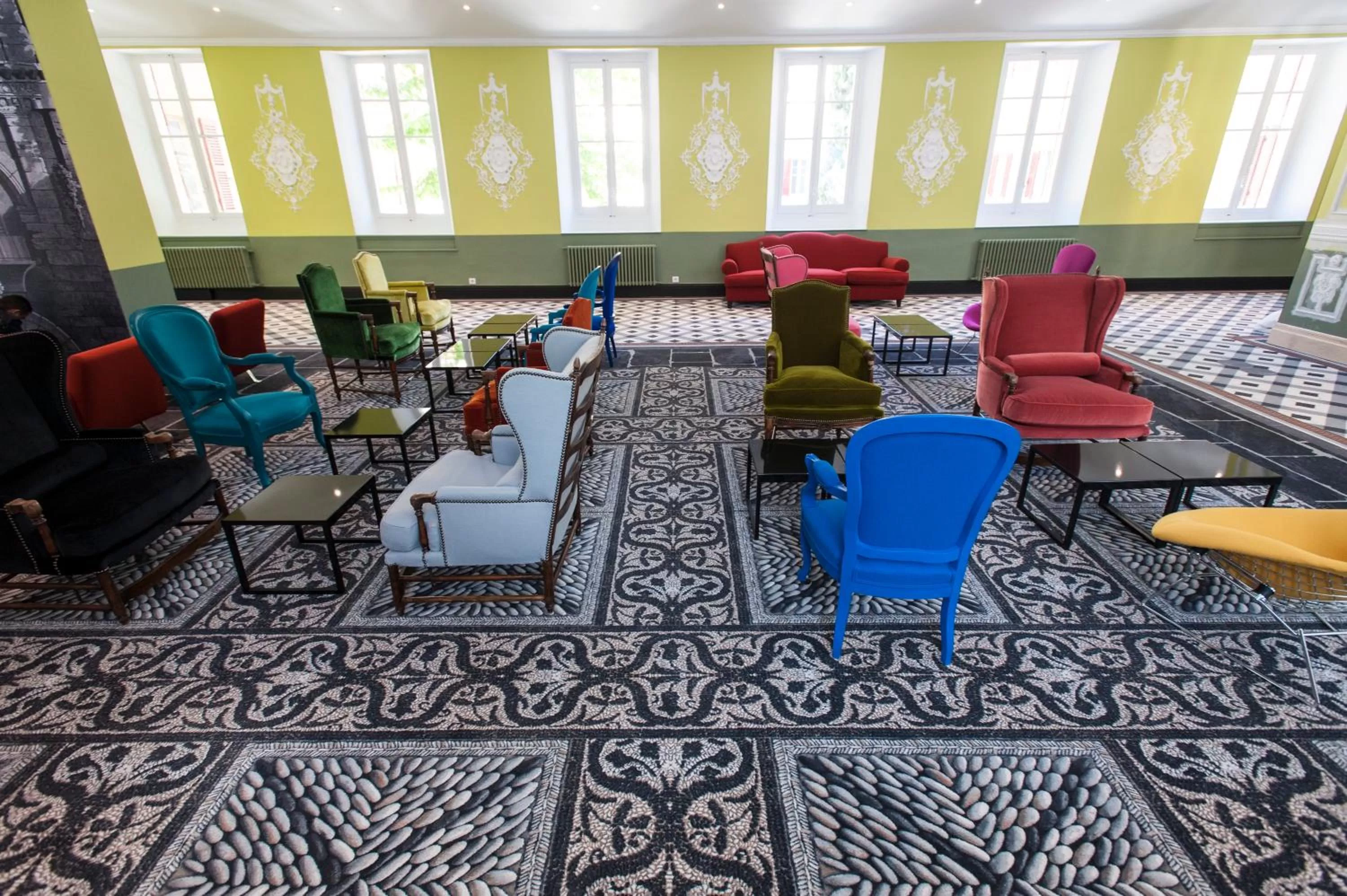 Lobby or reception in Hôtel & Spa Jules César Arles - MGallery Hotel Collection