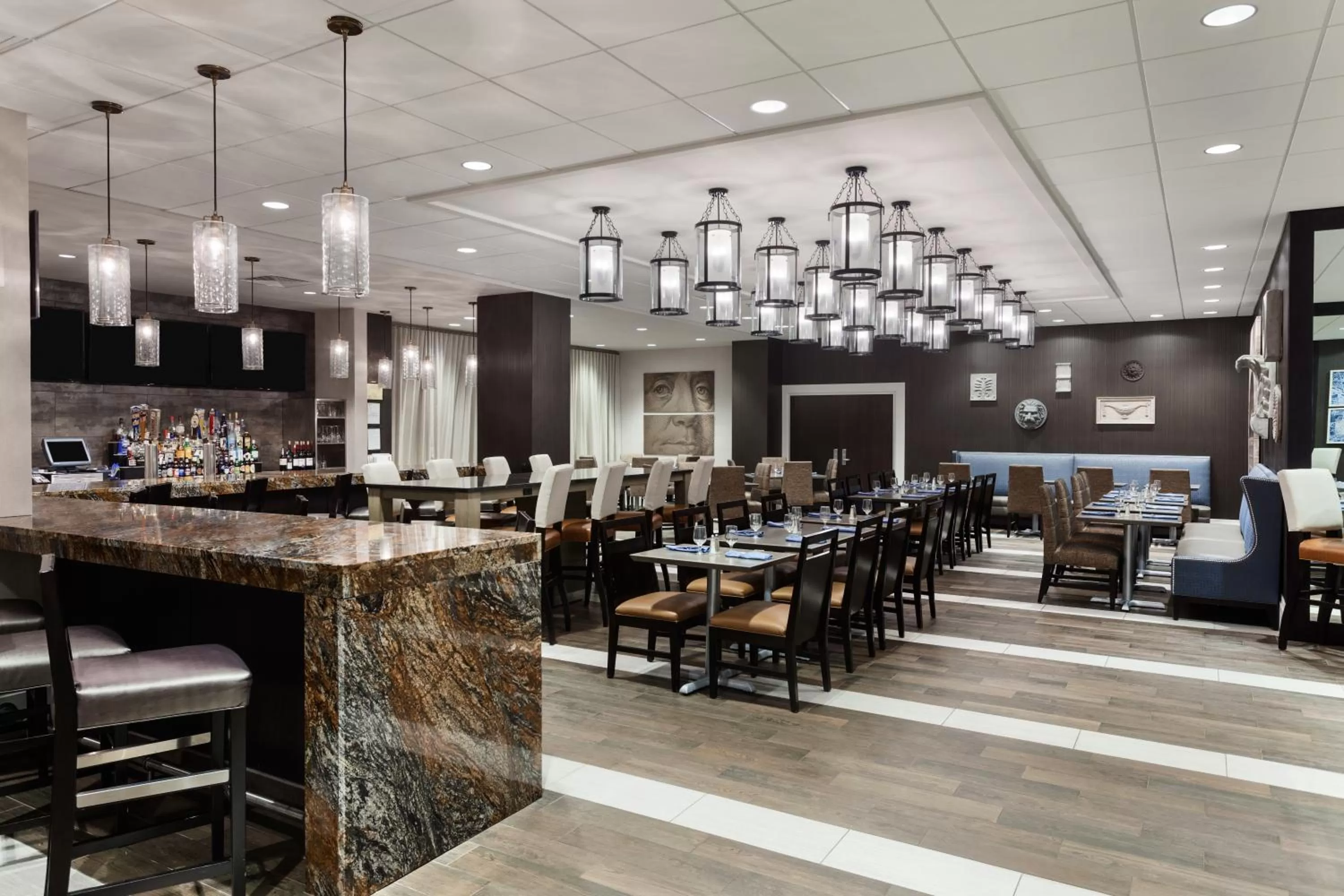 Restaurant/places to eat in Wyndham Philadelphia-Historic District