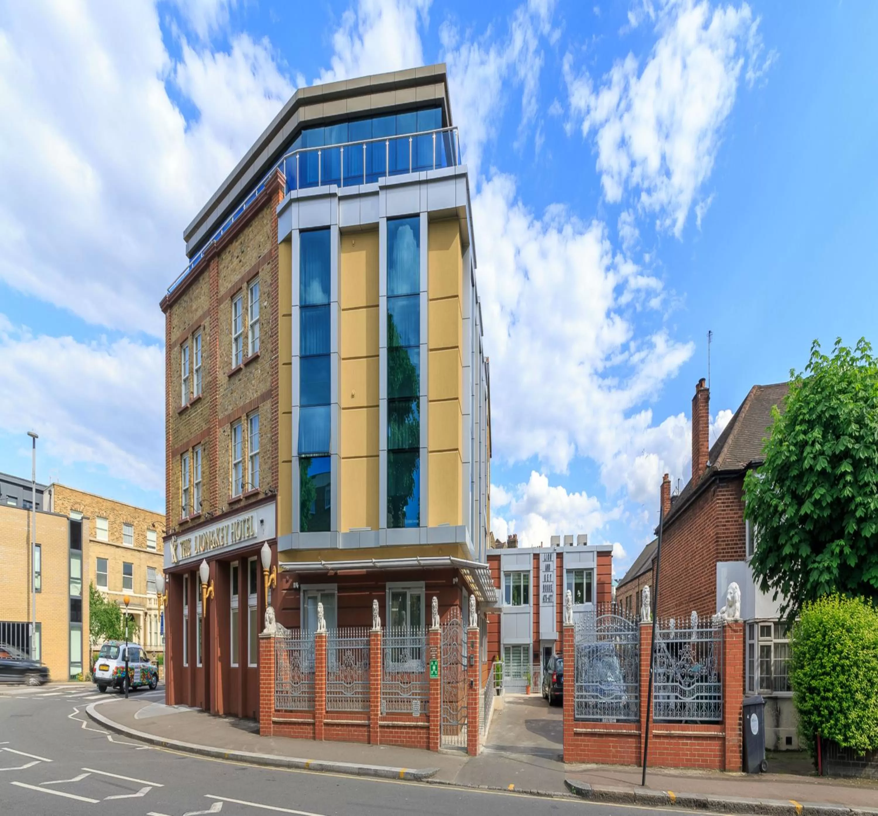 Property building in The Lion & Key Hotel
