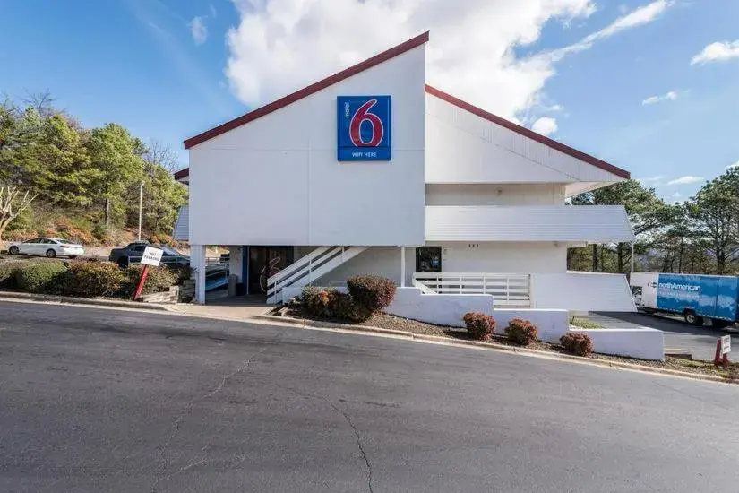 Property Building in Motel 6-Birmingham, AL