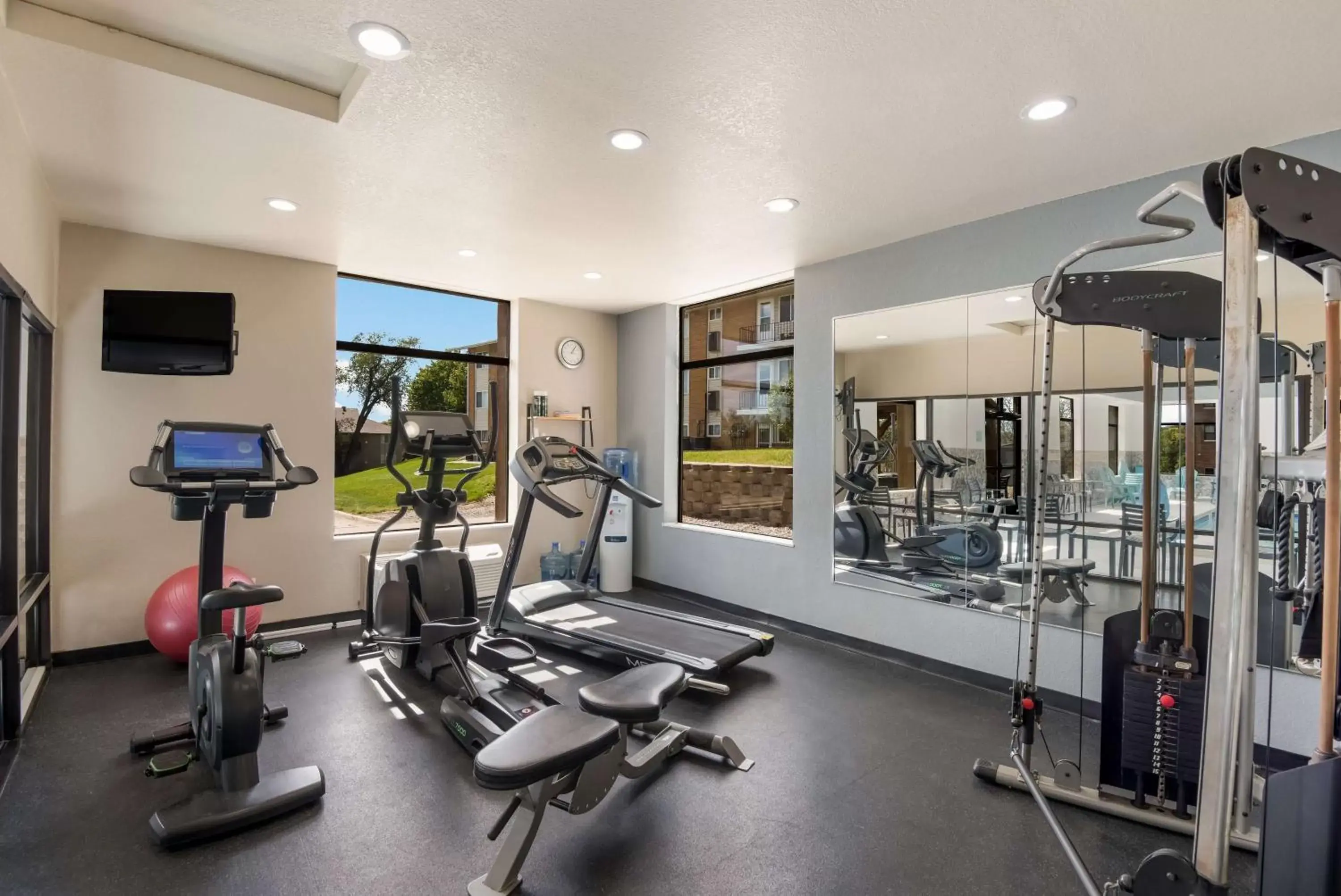 Spa and wellness centre/facilities, Fitness Center/Facilities in SureStay Plus Hotel by Best Western Coralville Iowa City