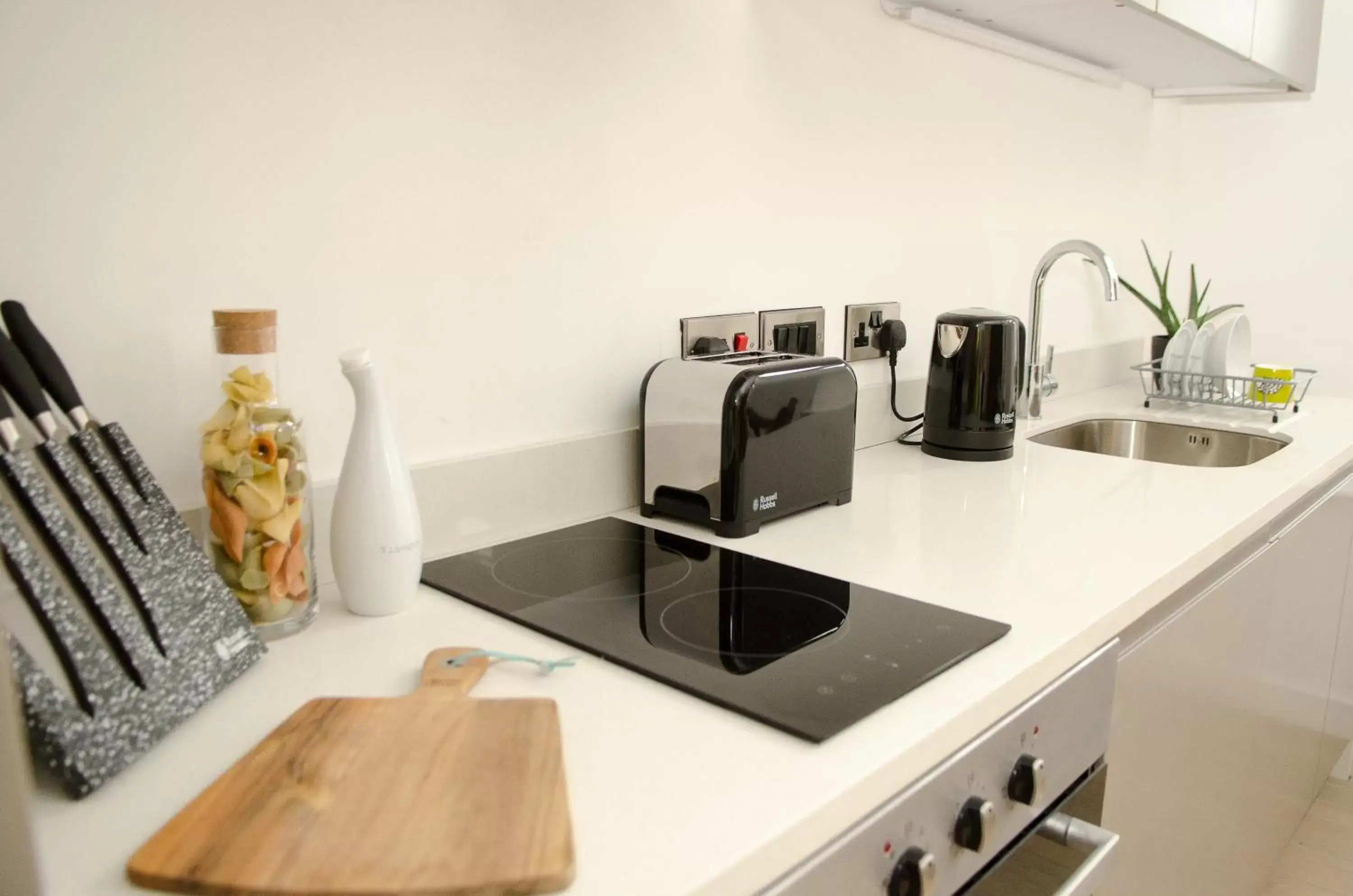 Kitchen or kitchenette, Kitchen/Kitchenette in Terlon Apartments