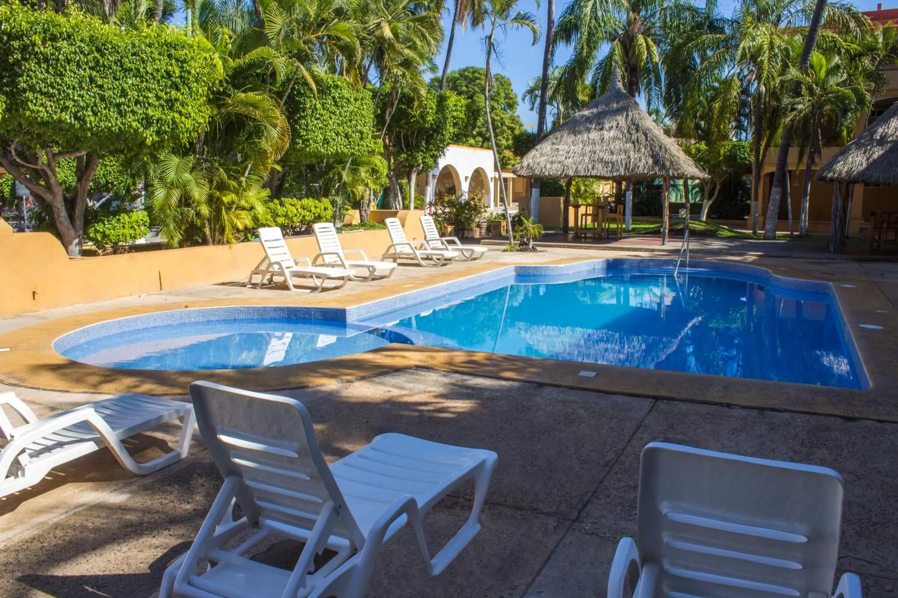 Swimming Pool in Hotel Margaritas