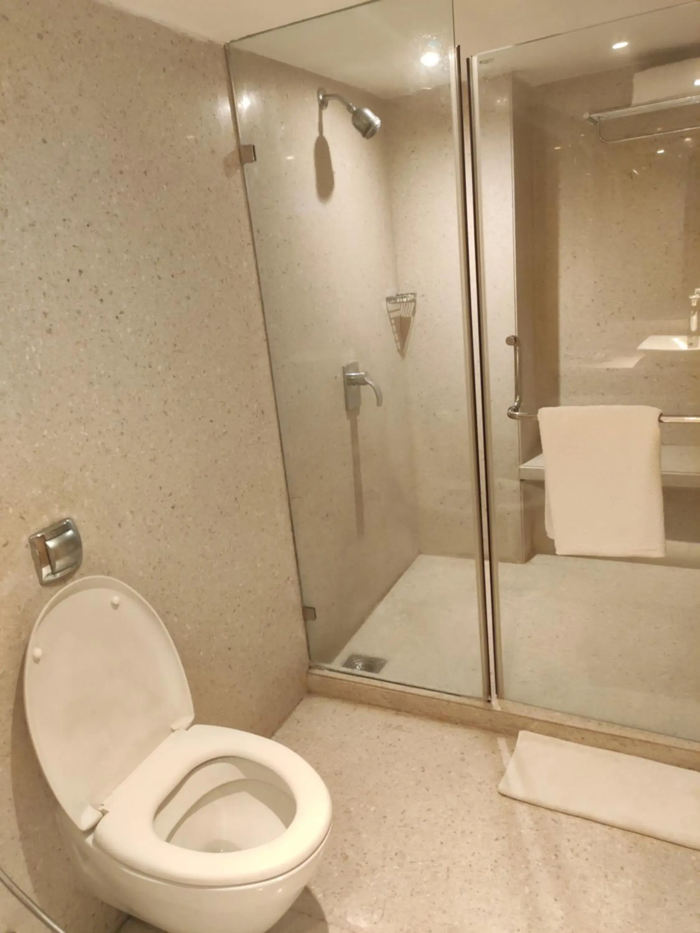 Premium Double Room - 10% off on Laundry & Food in Pride Plaza Hotel, Ahmedabad Premium Double Room - 10% off on Laundry & Food in Pride Plaza Hotel, Ahmedabad