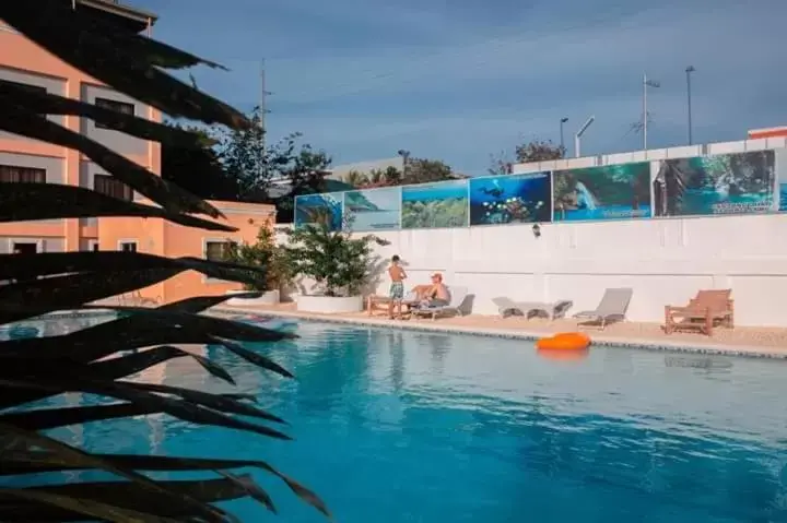 Swimming Pool in Adams View Hotel