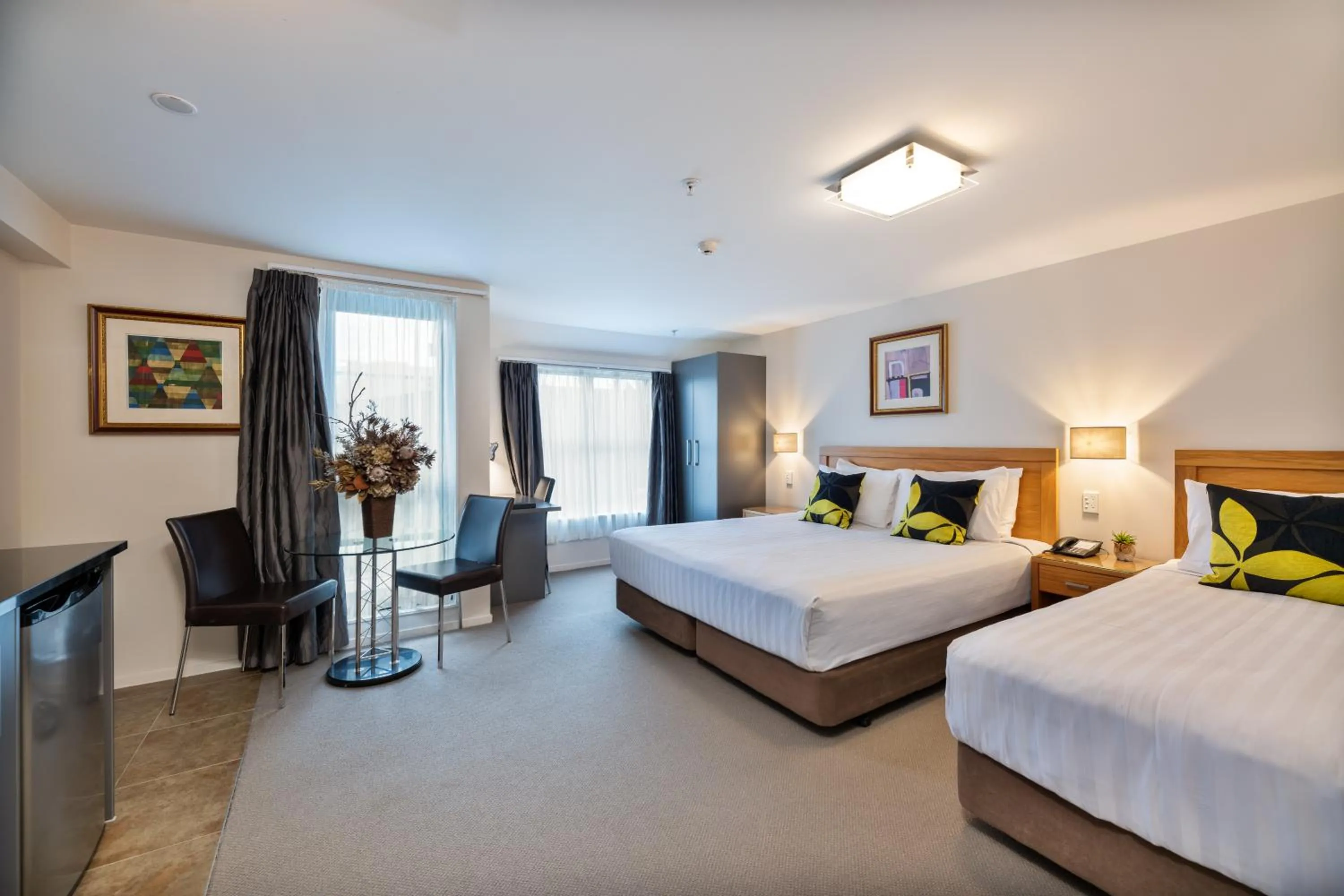 Photo of the whole room, Bed in Alexander Inn