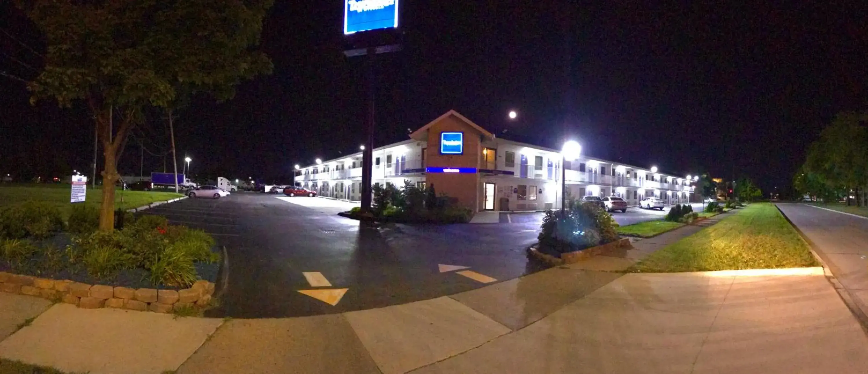 Property Building in Travelodge by Wyndham Madison Heights MI