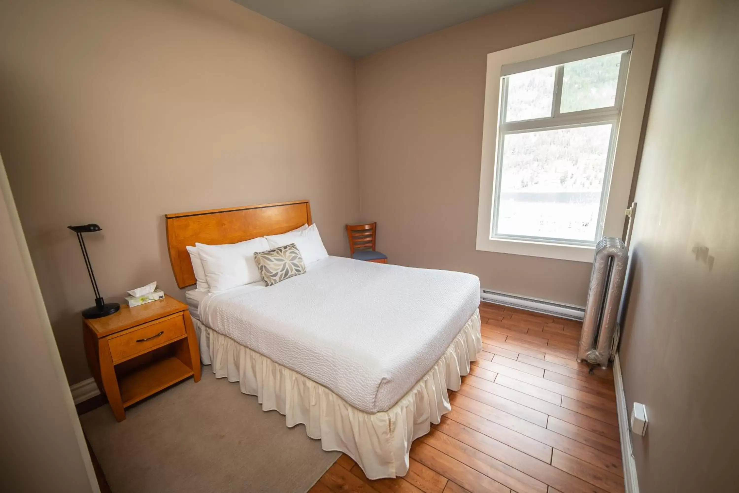 Bedroom, Bed in Adventure Hotel