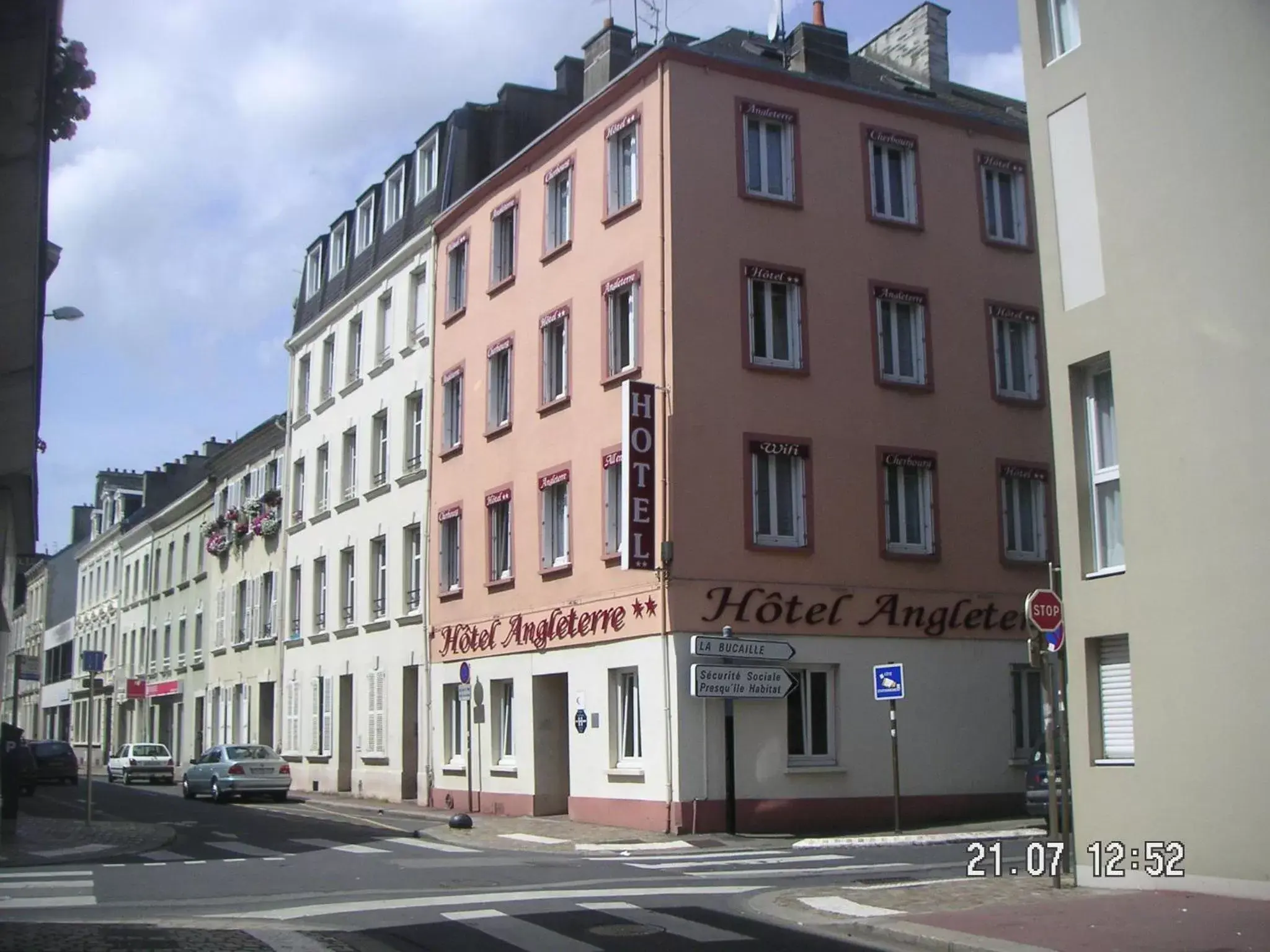 Facade/entrance, Property Building in Hotel Angleterre