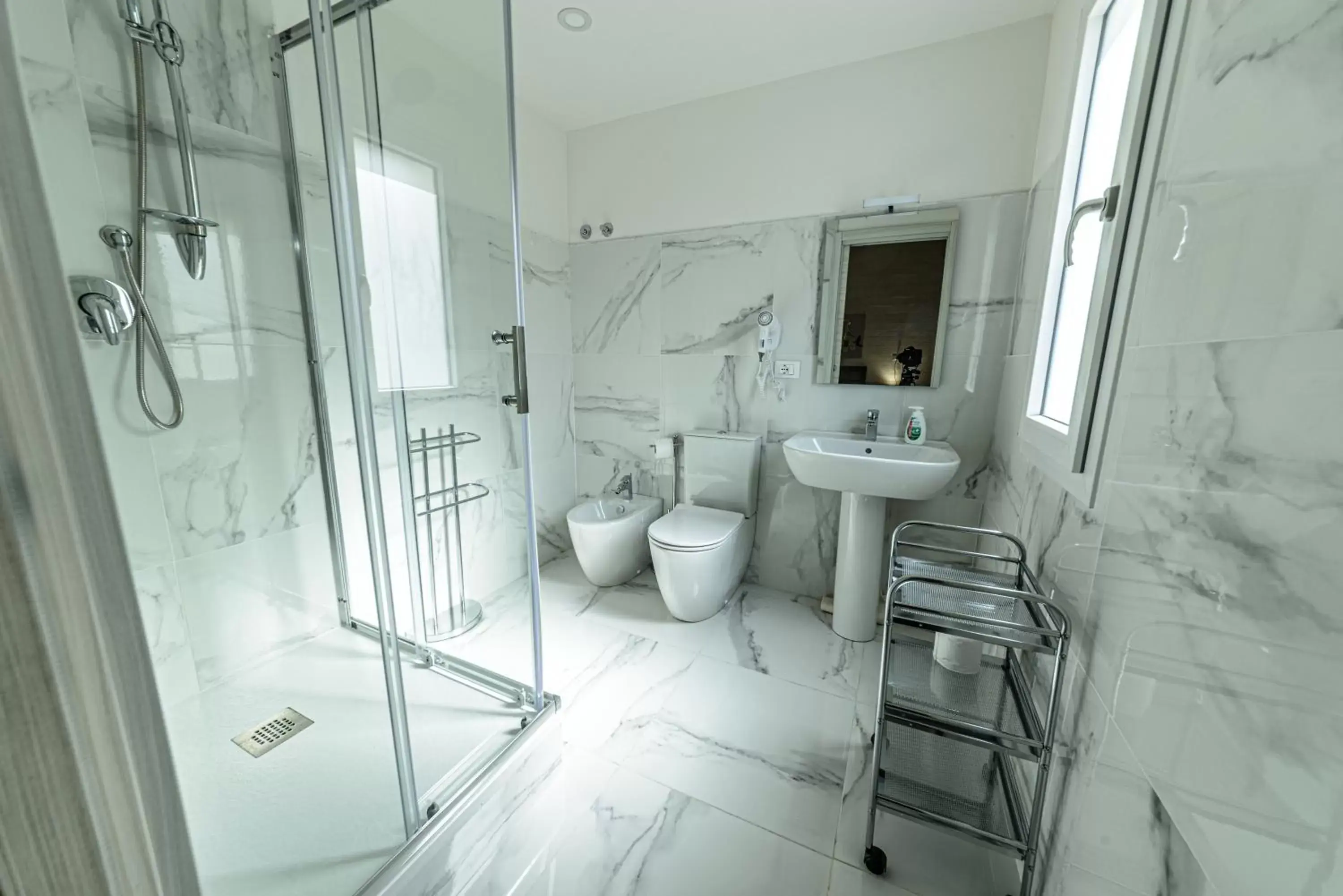 Bathroom in Corleone GUESTHOUSE