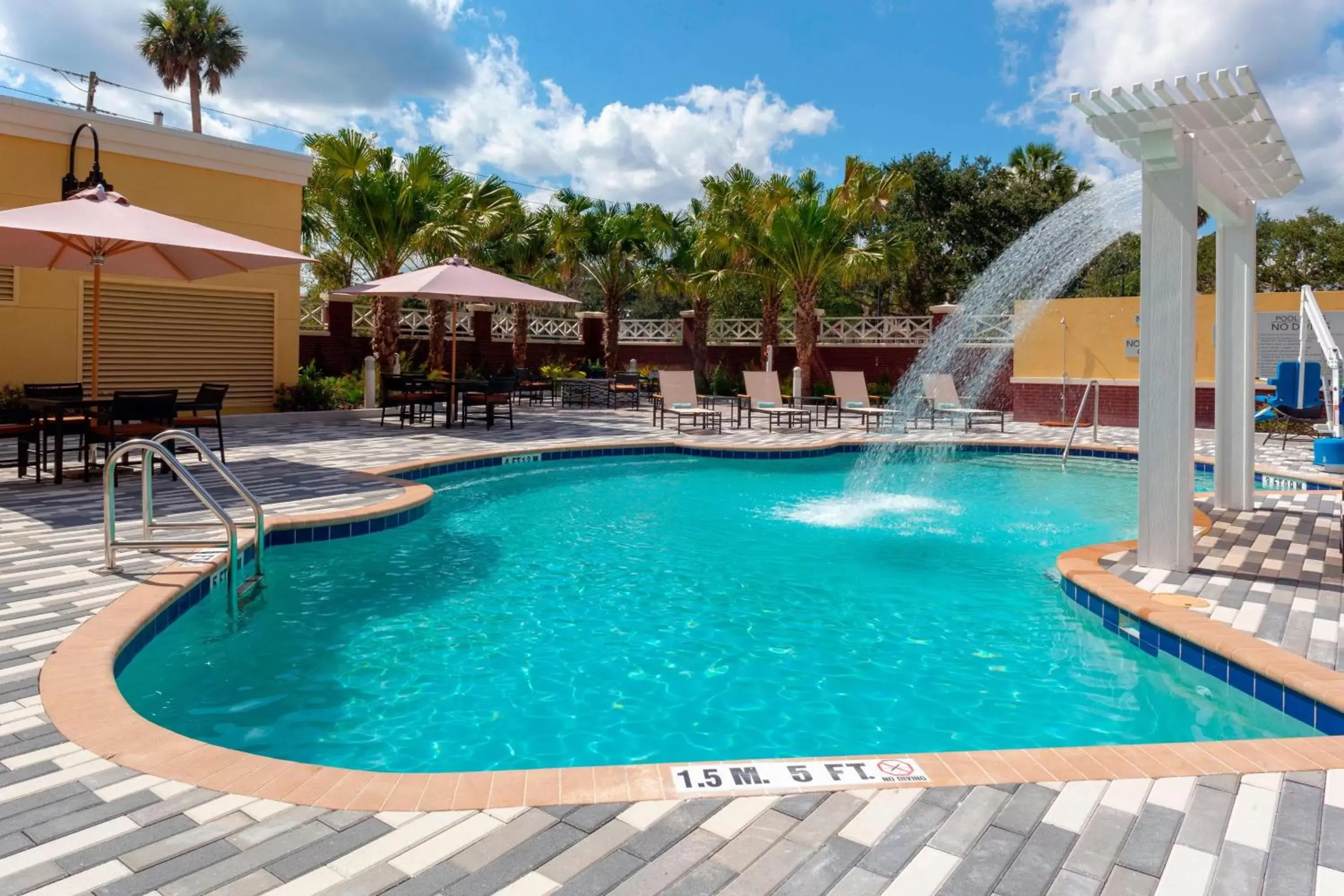 Swimming Pool in Courtyard by Marriott DeLand Historic Downtown