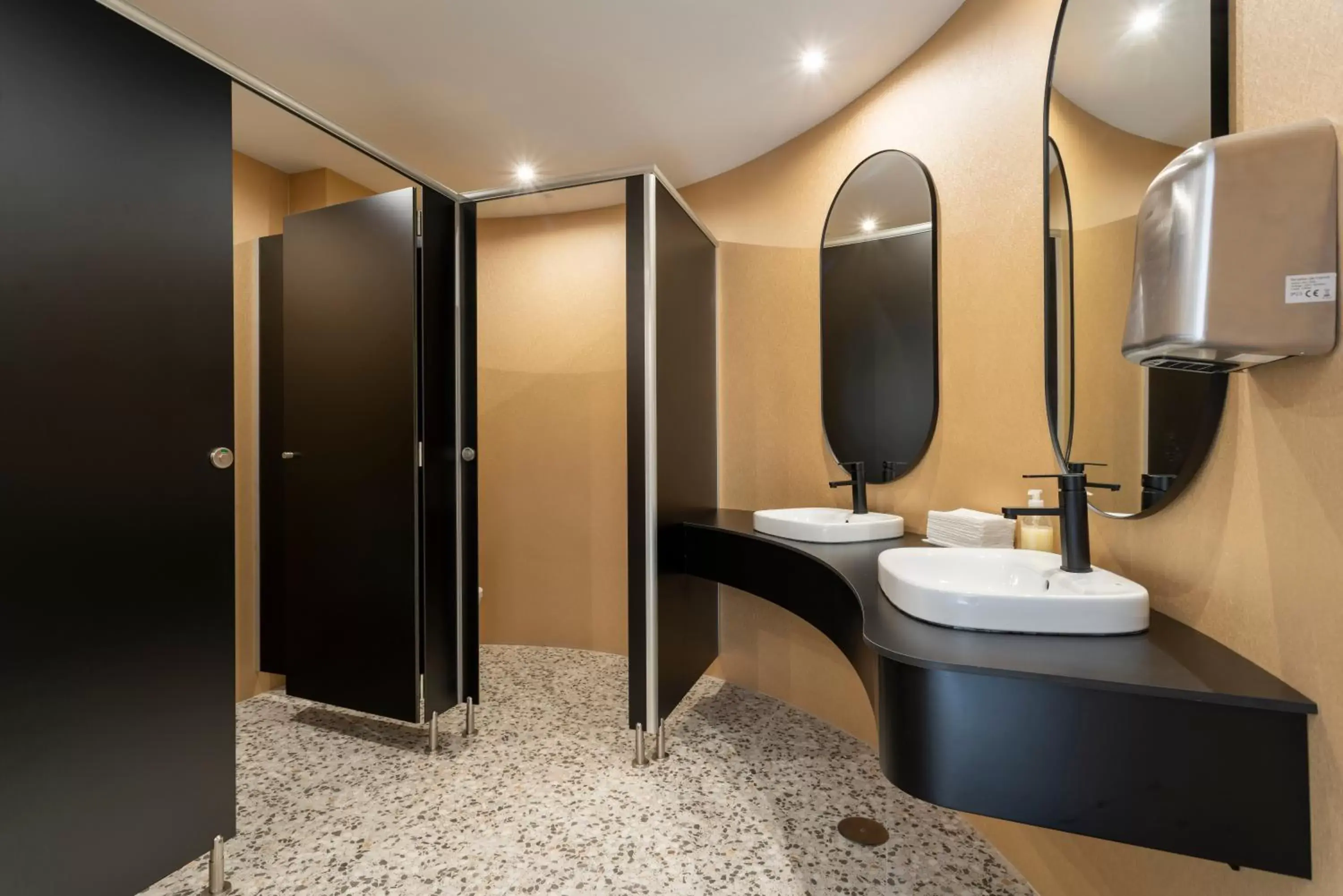 Public Bath, Bathroom in Hotel Costa Atlántica