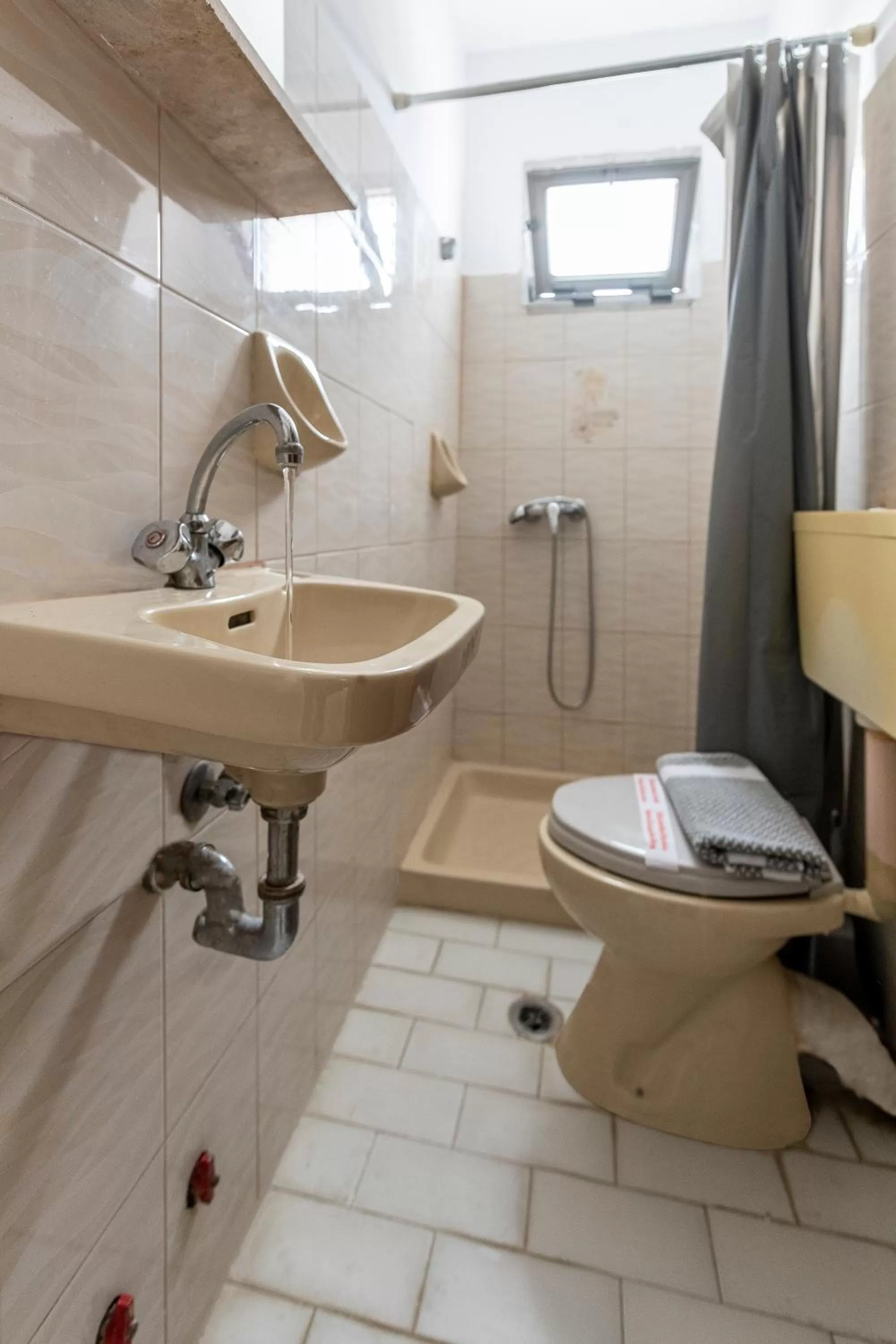 Bathroom in ROY Hotel