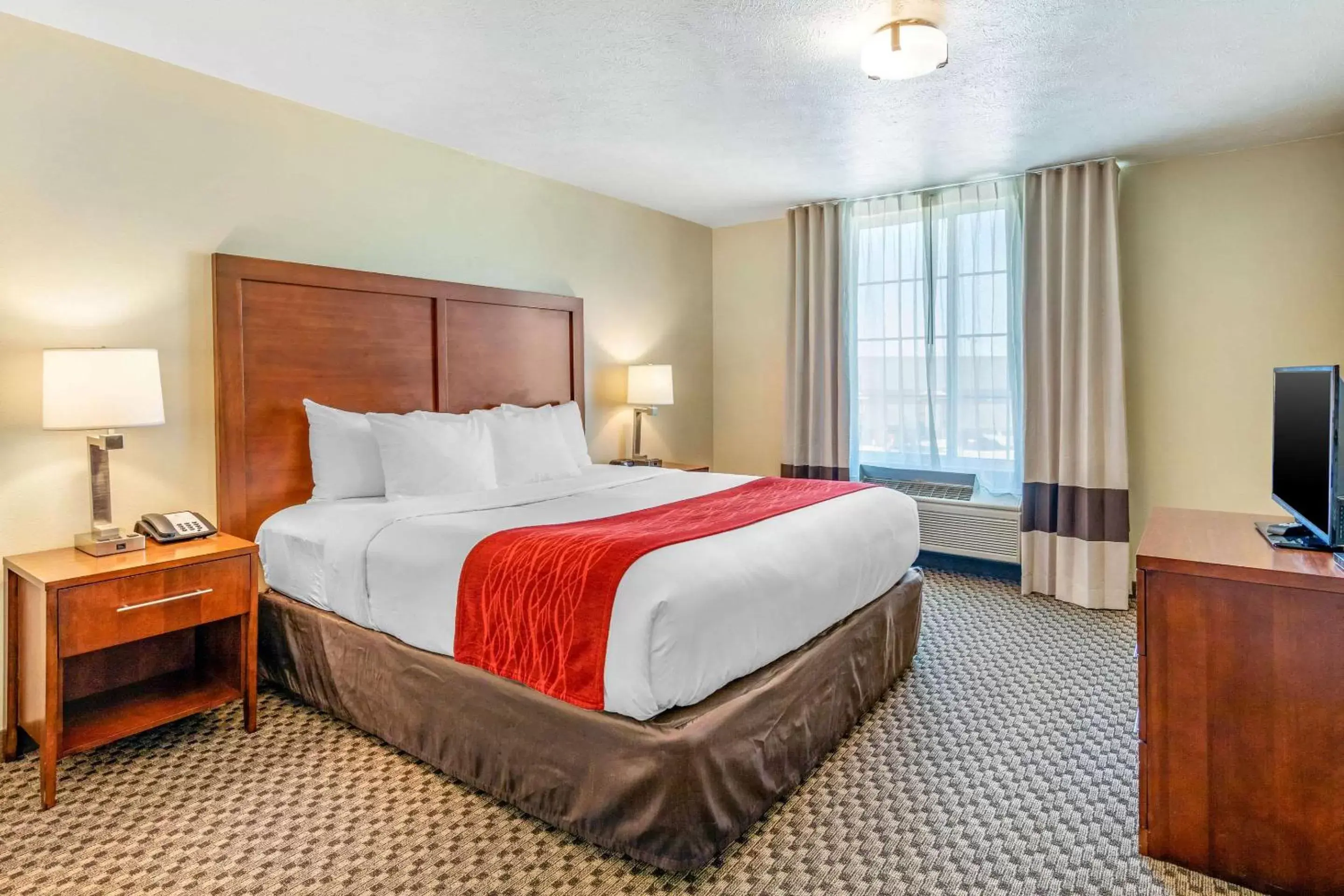 Photo of the whole room, Bed in Comfort Inn & Suites Lancaster Antelope Valley