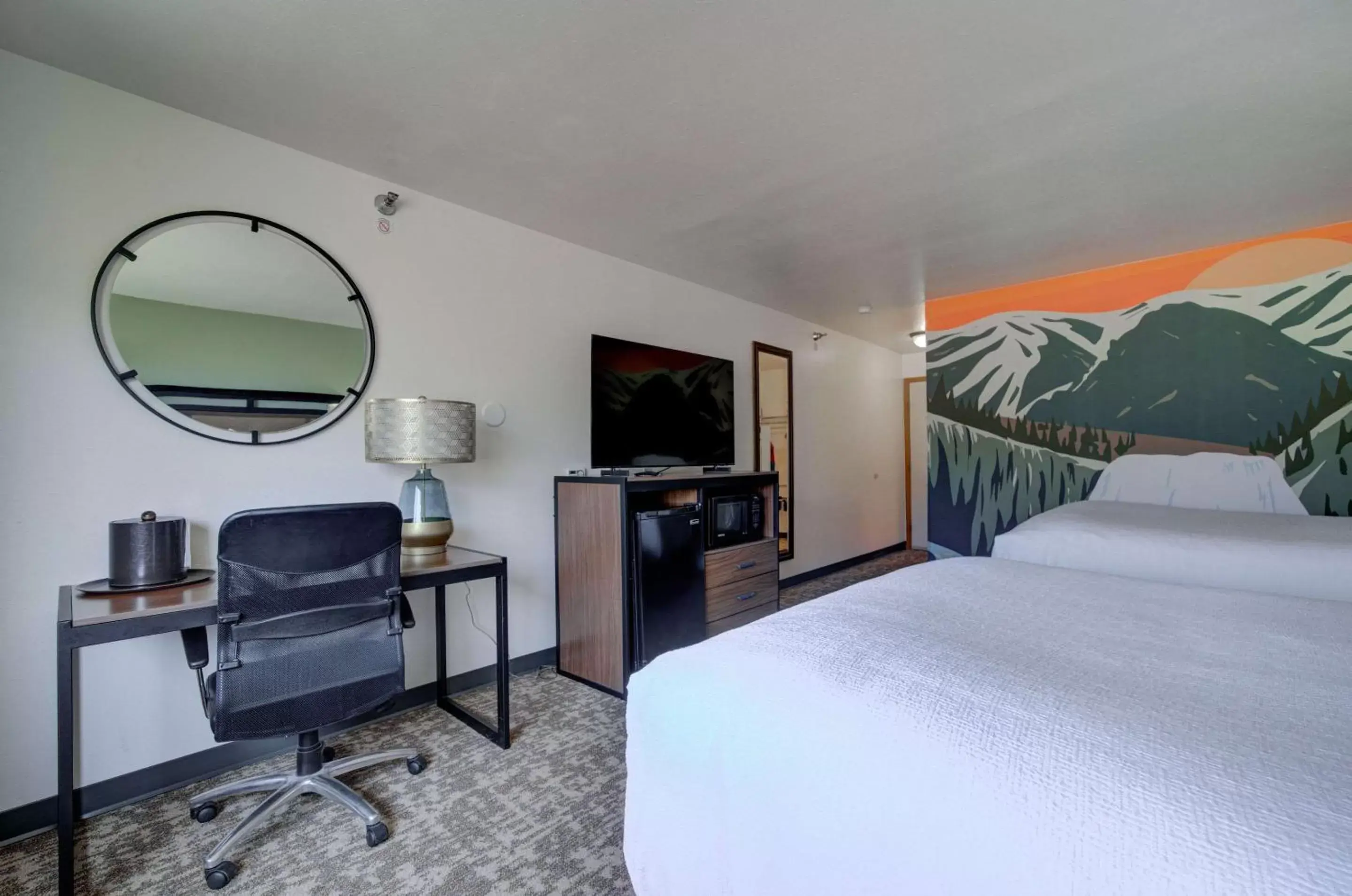 Bedroom in The Ridgeline Hotel at Yellowstone, Ascend Hotel Collection