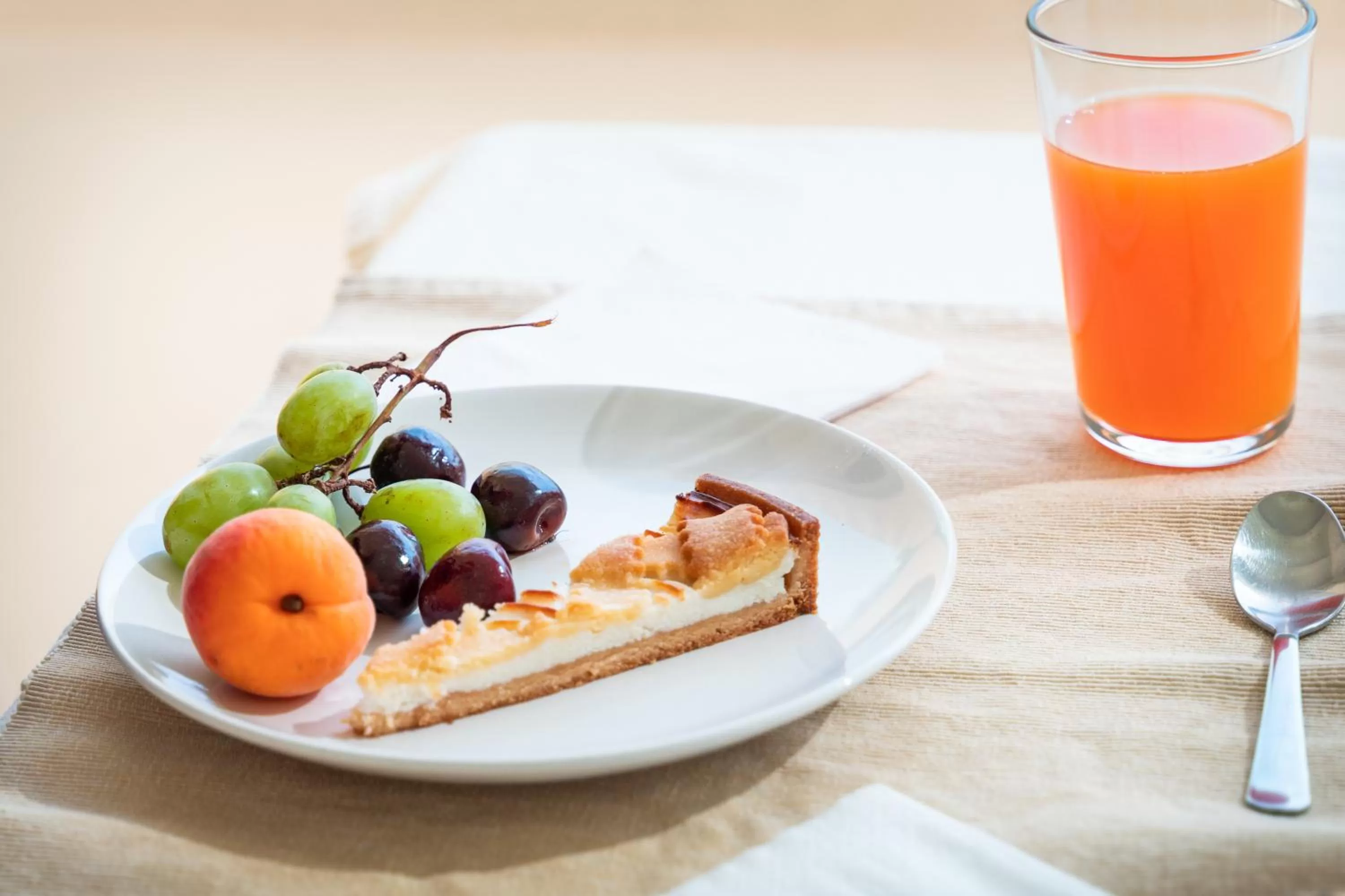 Buffet breakfast in Villa Savarino