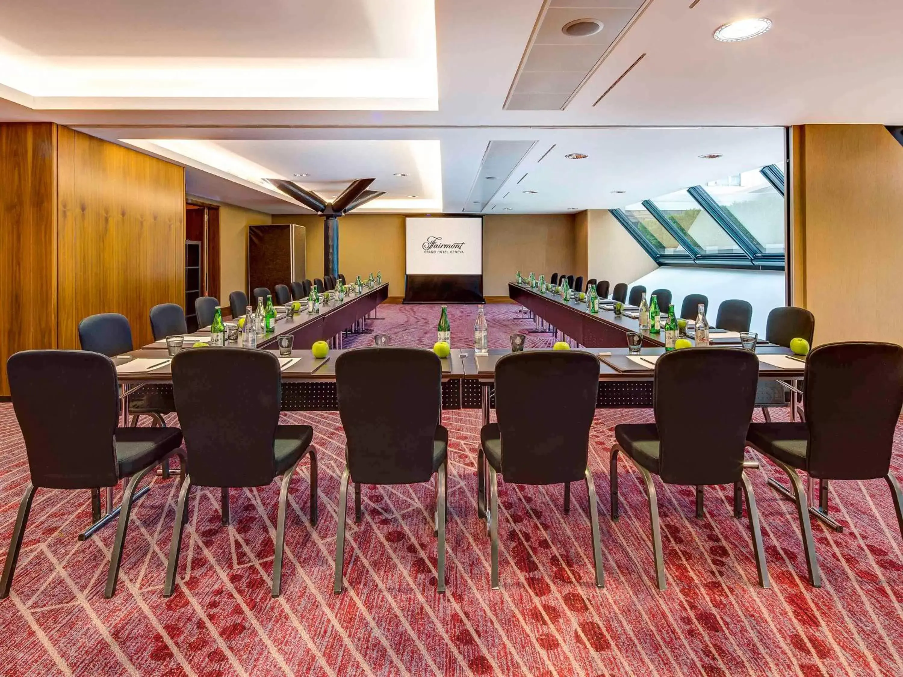 Business facilities in Fairmont Grand Hotel Geneva