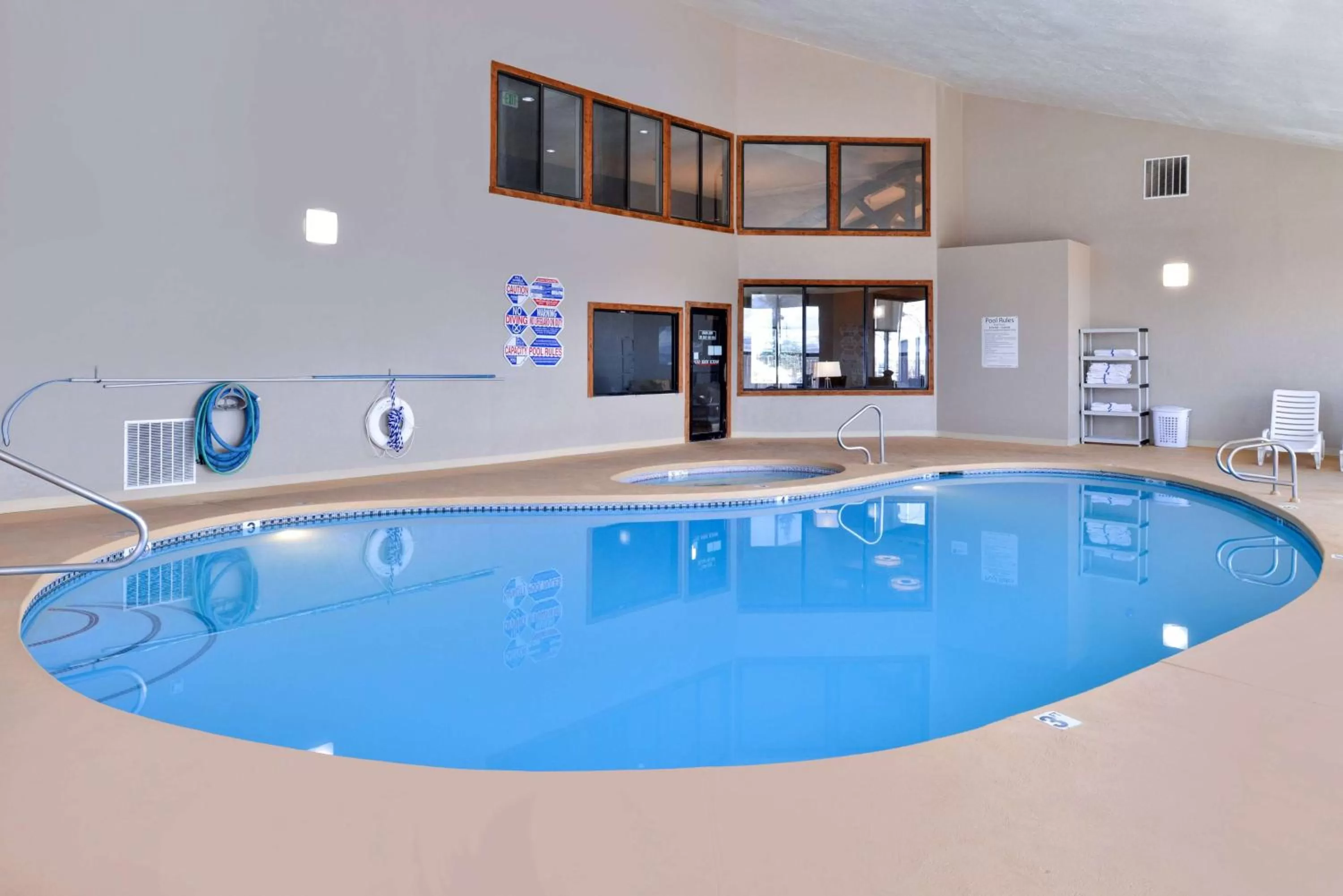 Swimming pool in Wingate by Wyndham Beaver I-15