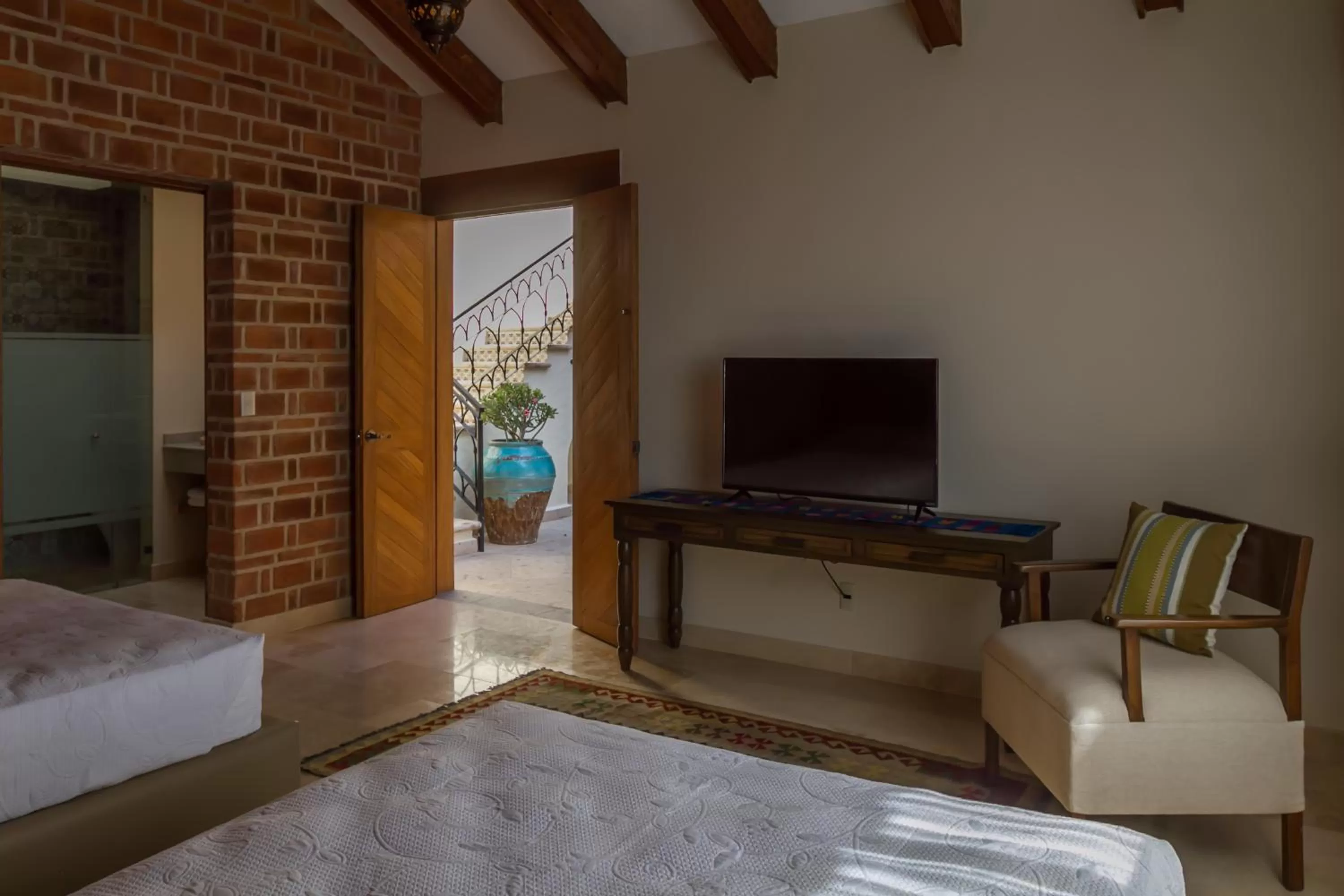 Bed in Hotel Lindo Ajijic Bed & Breakfast