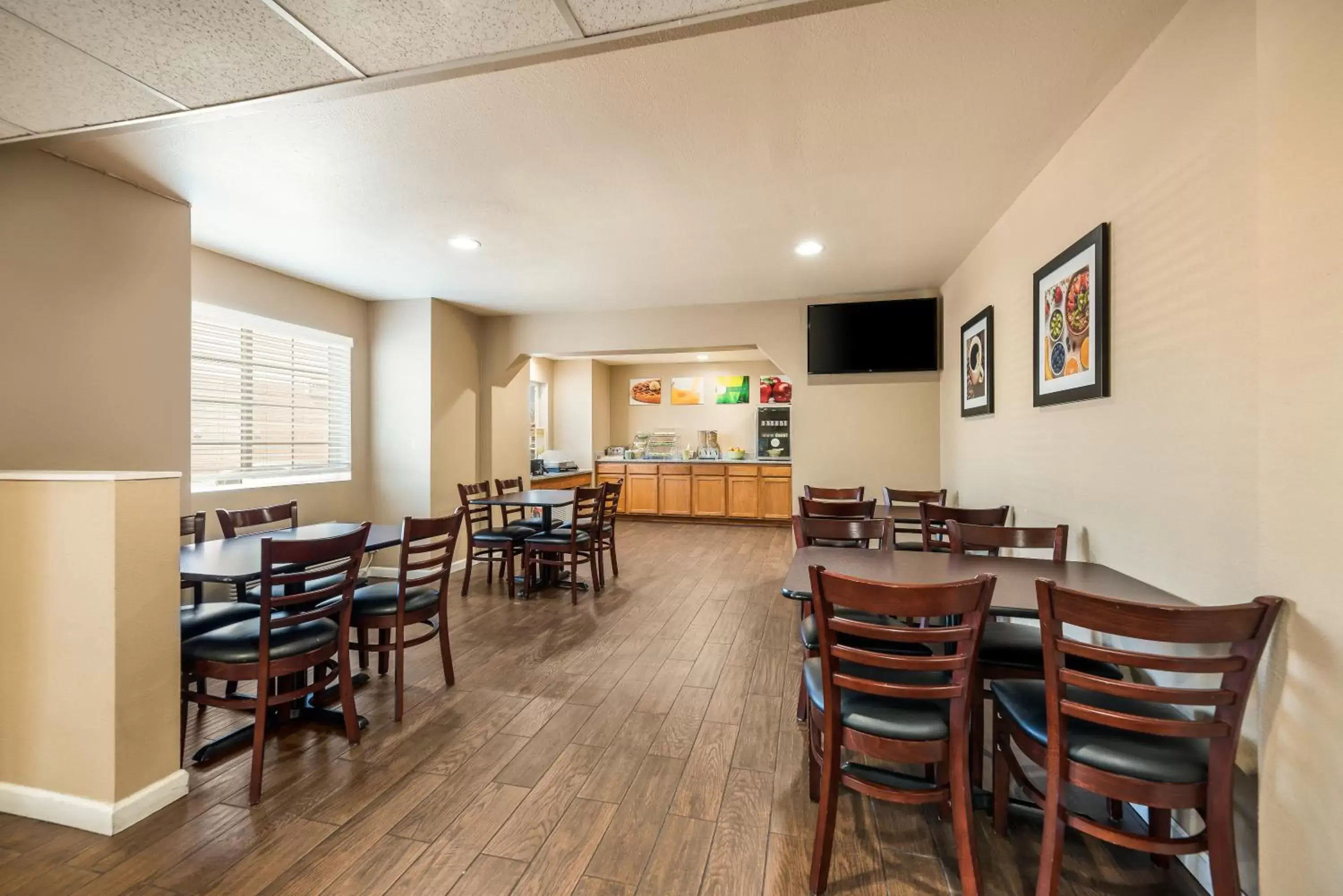 Breakfast, Restaurant/Places to Eat in Quality Inn & Suites near NAS Fallon