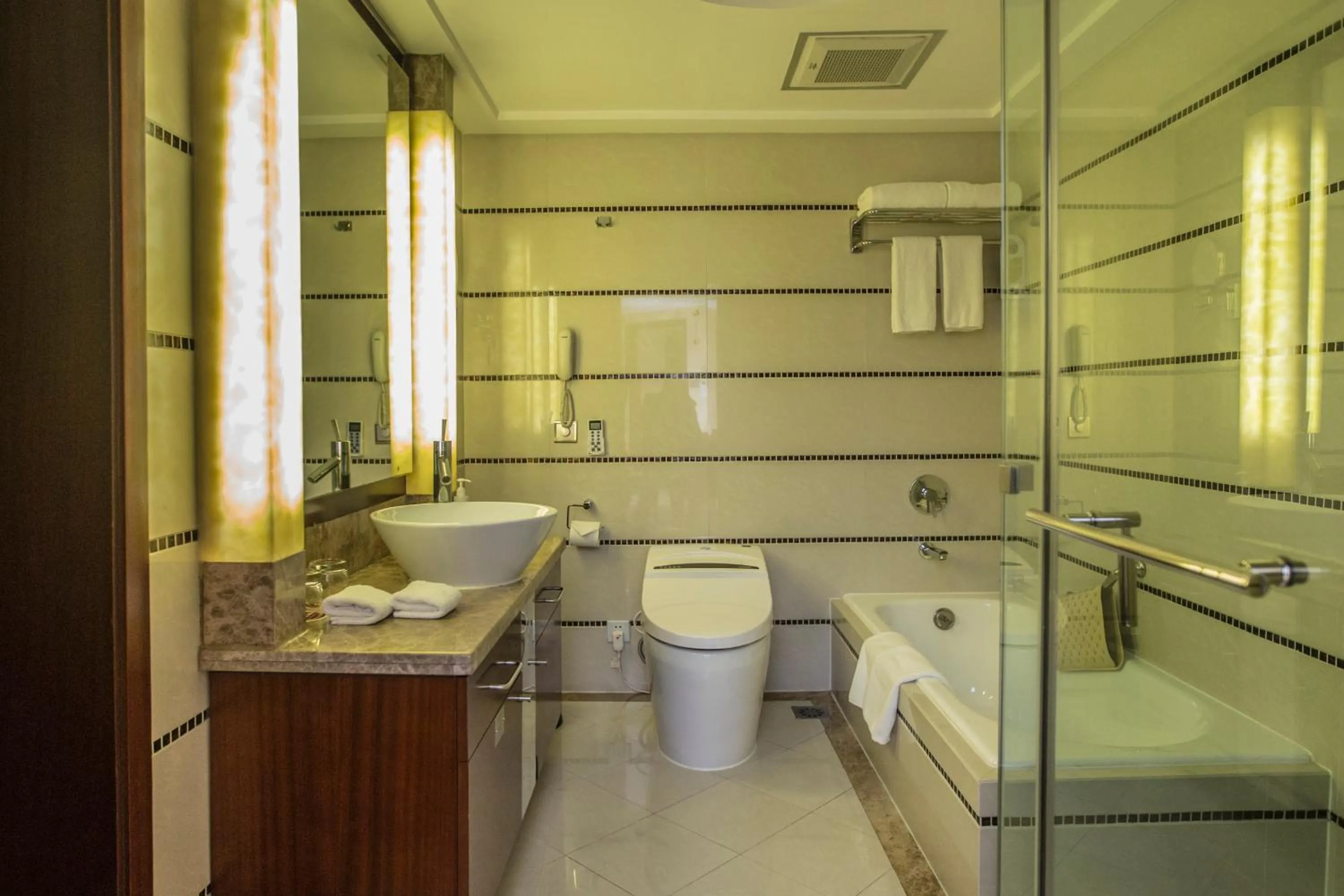 Merry Hotel Shanghai (Former Rendezvous Merry Hotel Shanghai)