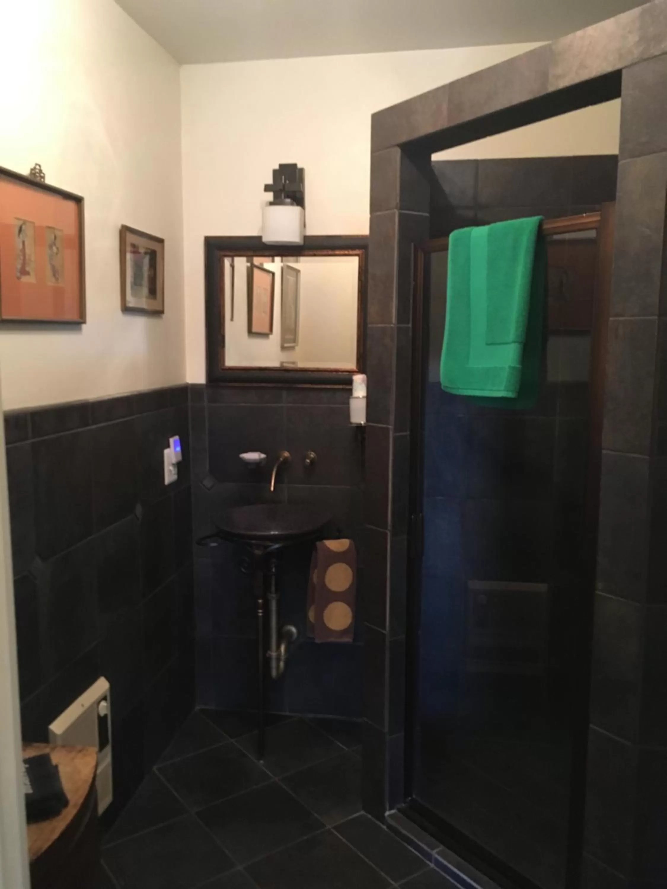 Bathroom in Burnt Toast Inn