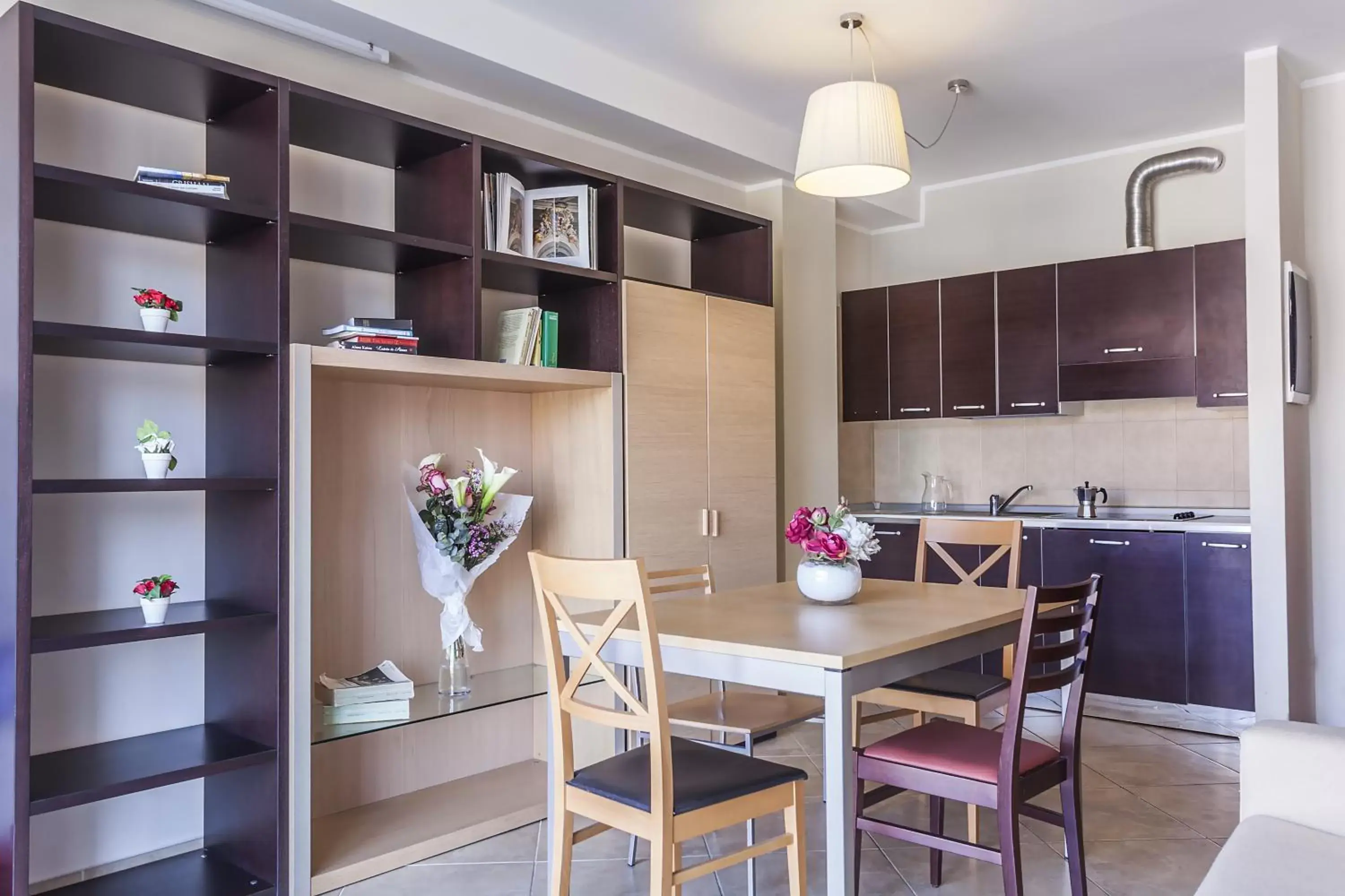 Library, Kitchen/Kitchenette in ApartHotel Anghel