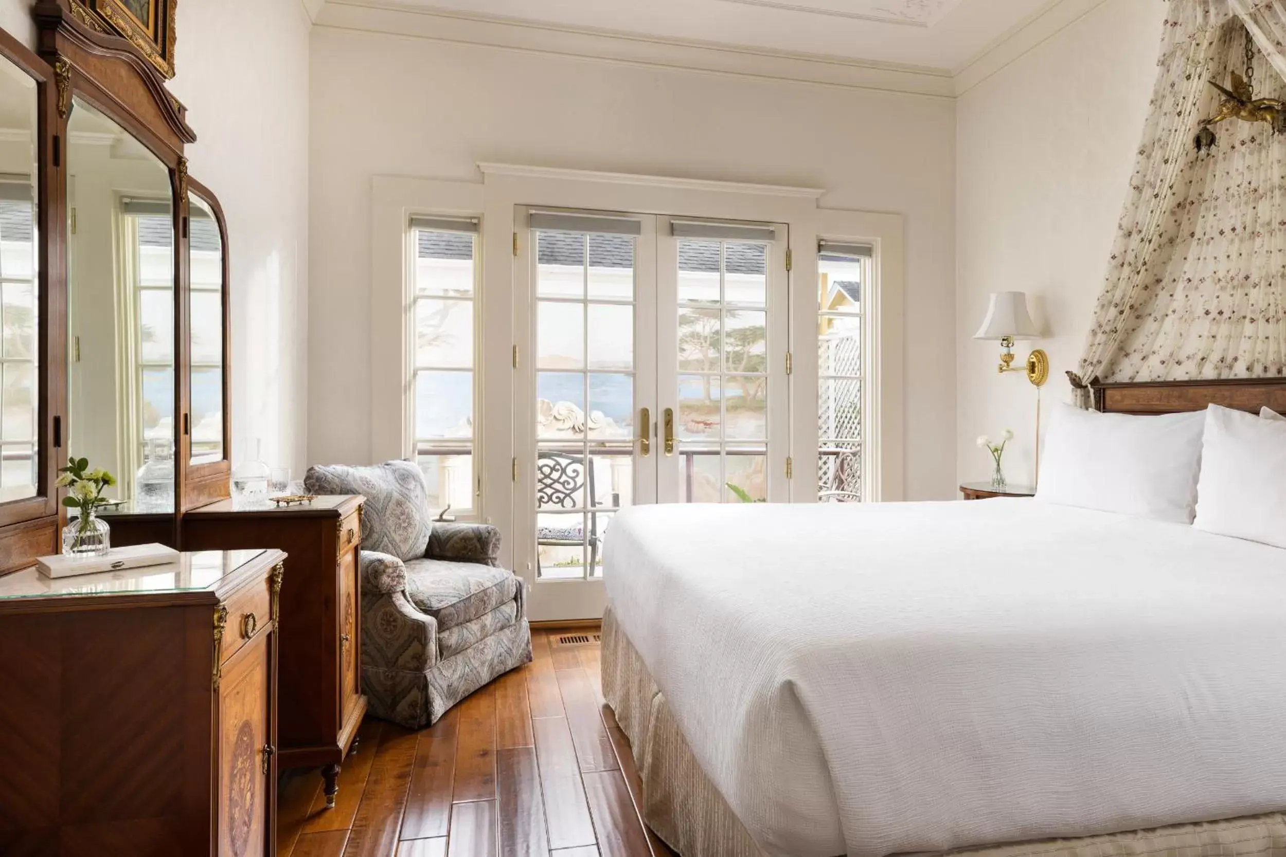 Bedroom, Bed in Seven Gables Inn on Monterey Bay, A Kirkwood Collection Hotel