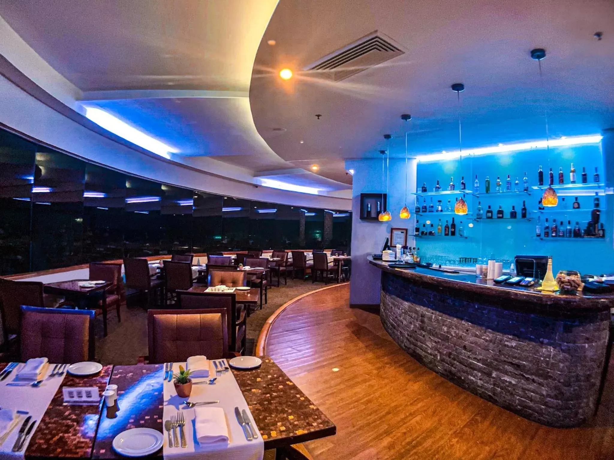 Restaurant/places to eat, Lounge/Bar in Hotel Dann Carlton Barranquilla y Centro de Convenciones