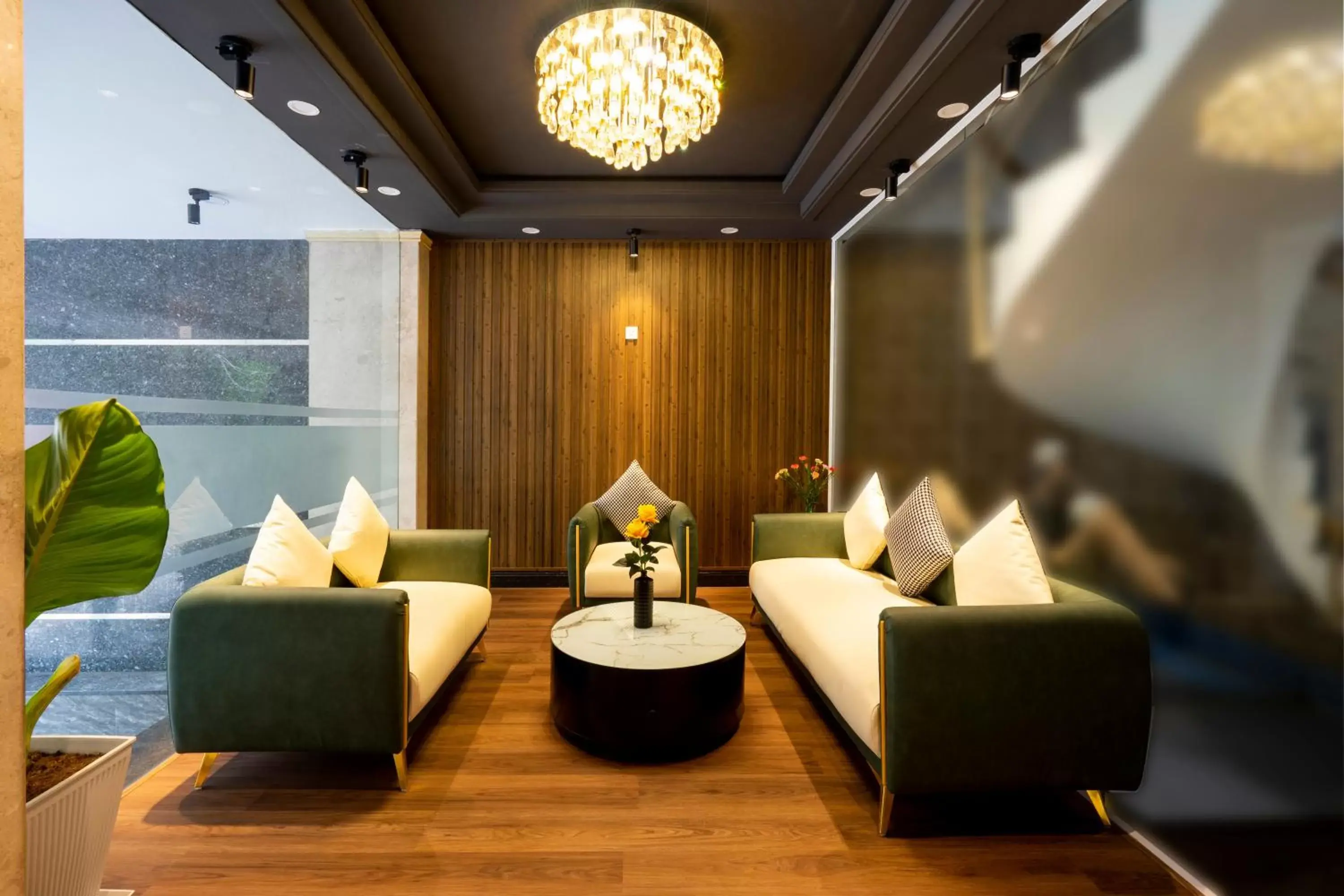 Property building in La Airport Tan Binh Hotel Property building in La Airport Tan Binh Hotel