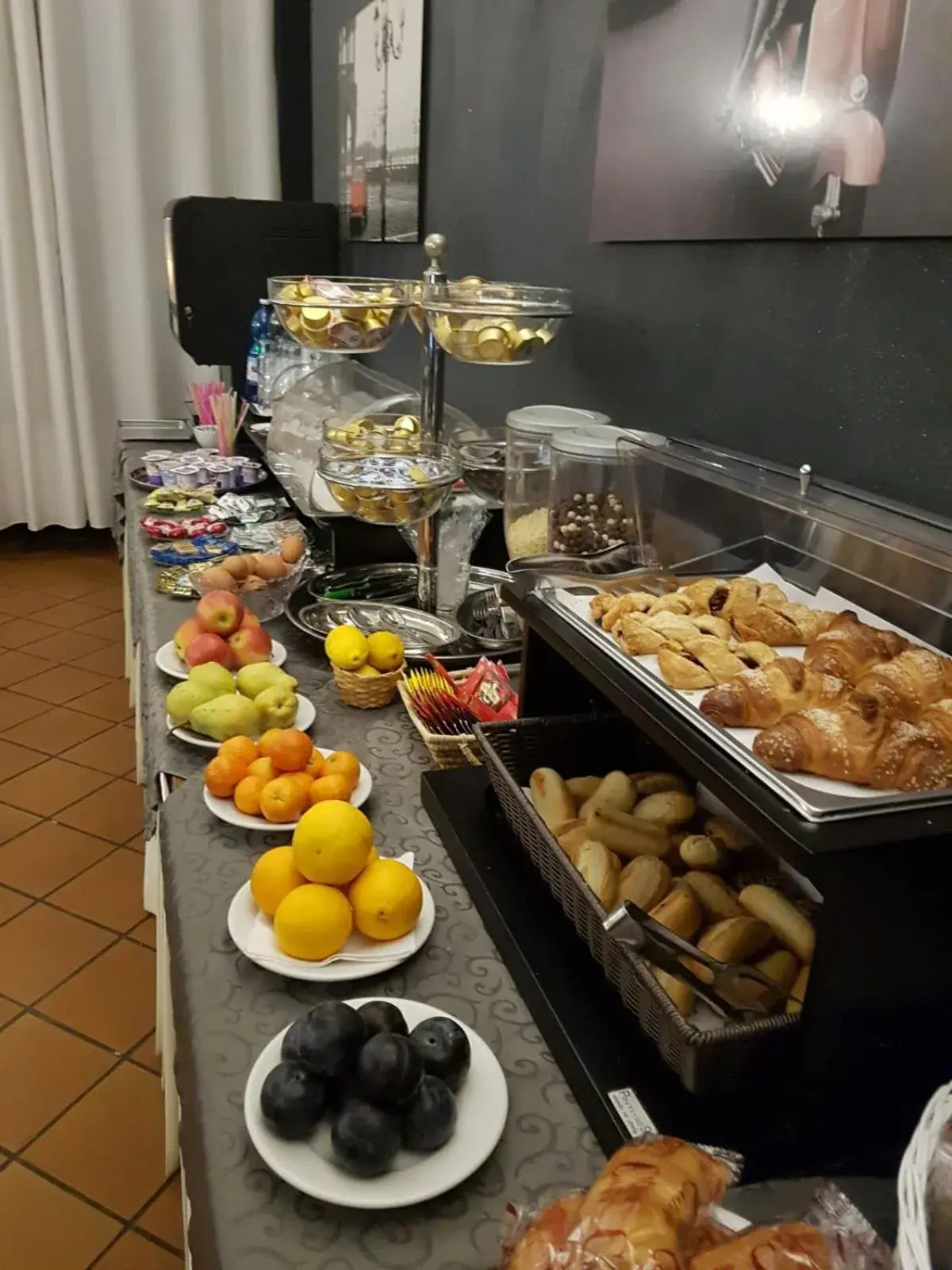 Breakfast, Food in Nuovo Hotel Vigevano