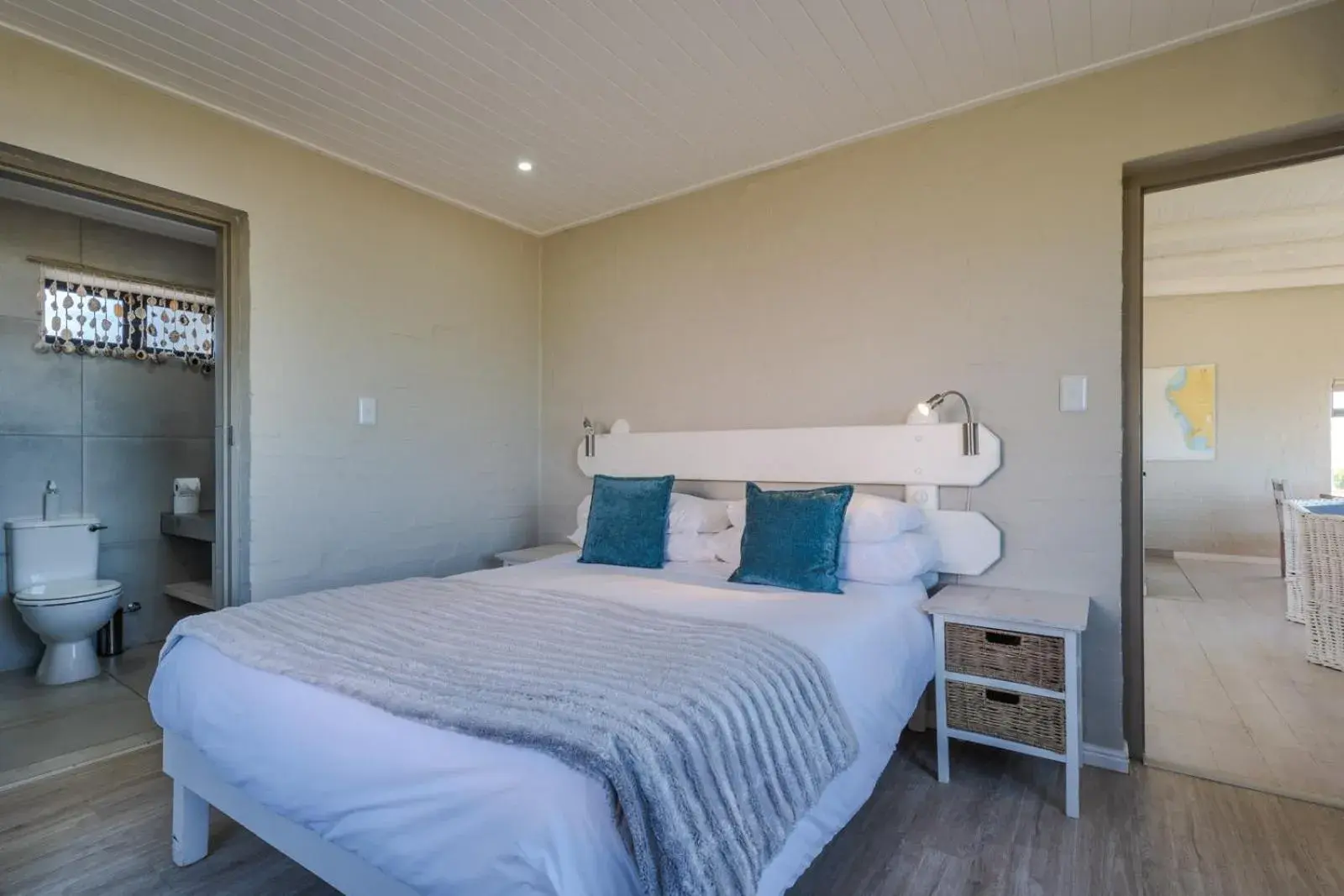 Photo of the whole room, Bed in Blue Bay Lodge