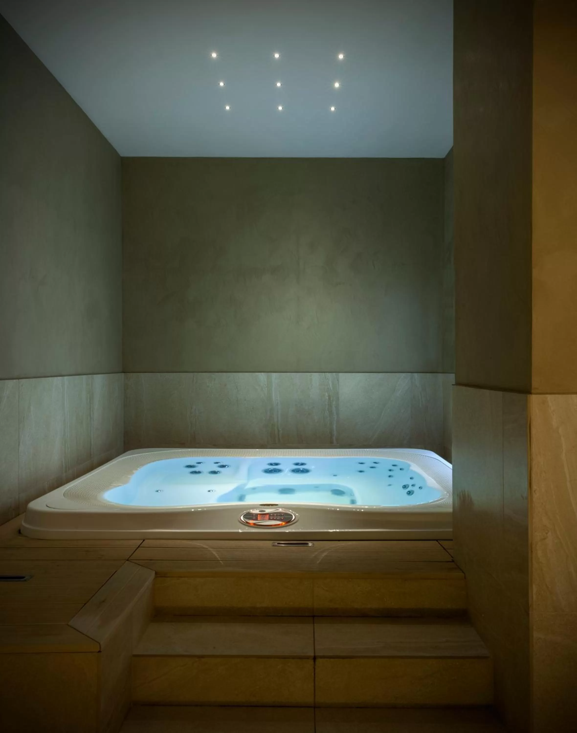 Hot Tub in Hotel Saccardi & Spa - Adults Only