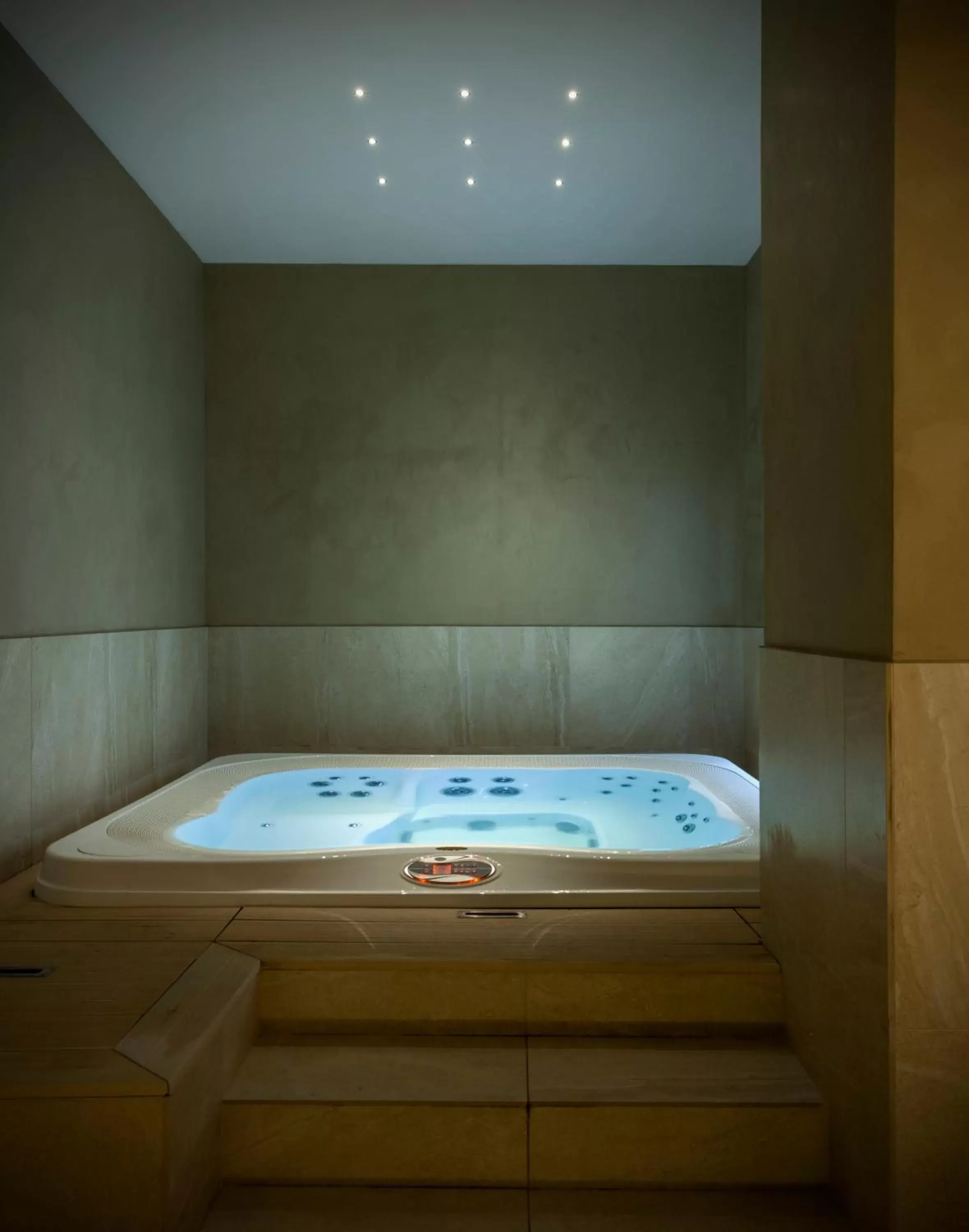 Hot Tub in Hotel Saccardi & Spa - Adults Only