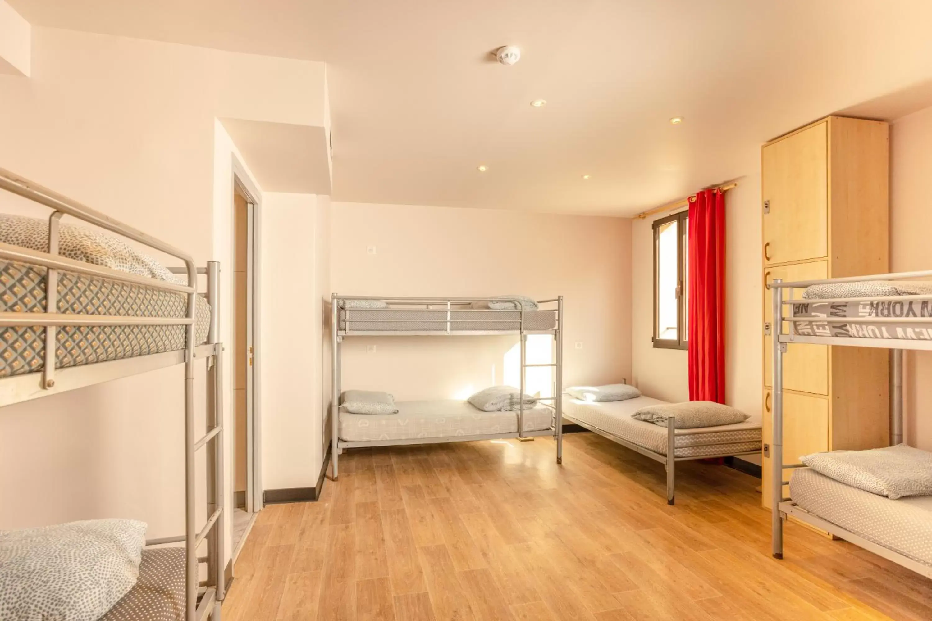 Bedroom, Bunk Bed in Villa Saint Exupery Beach Hostel