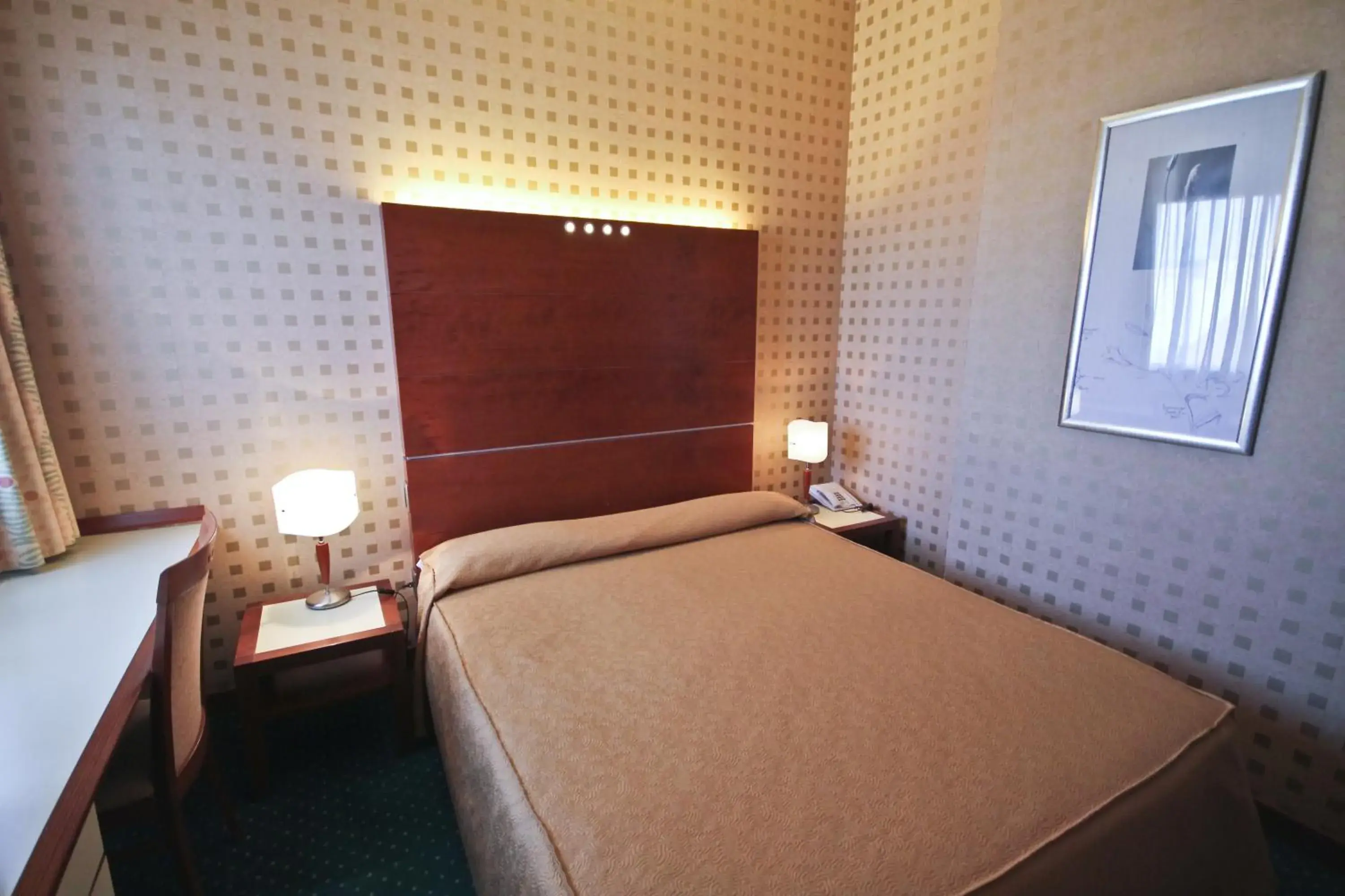 Bed in Millennhotel