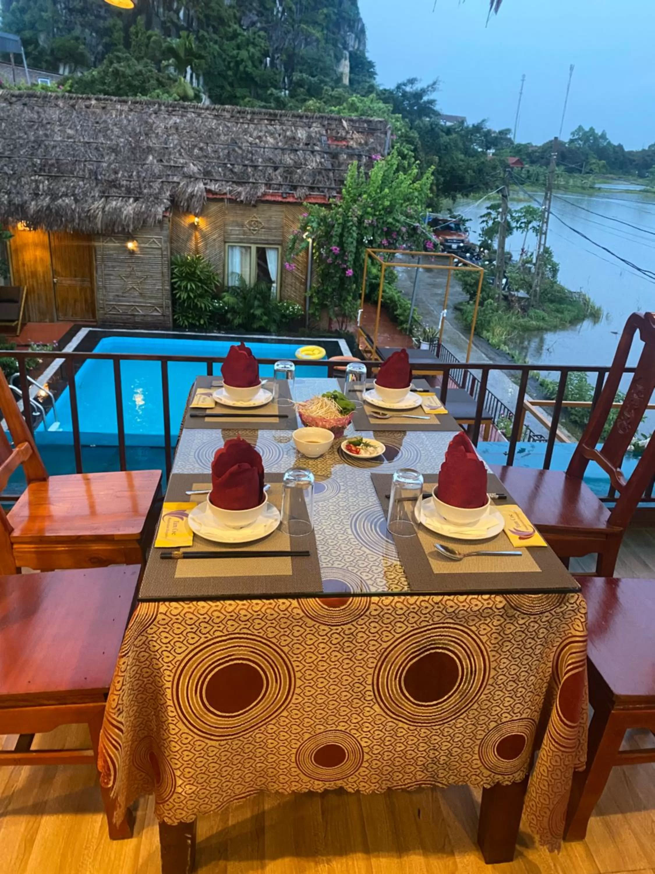 Restaurant/places to eat in Tam Coc Wonderland Bungalow